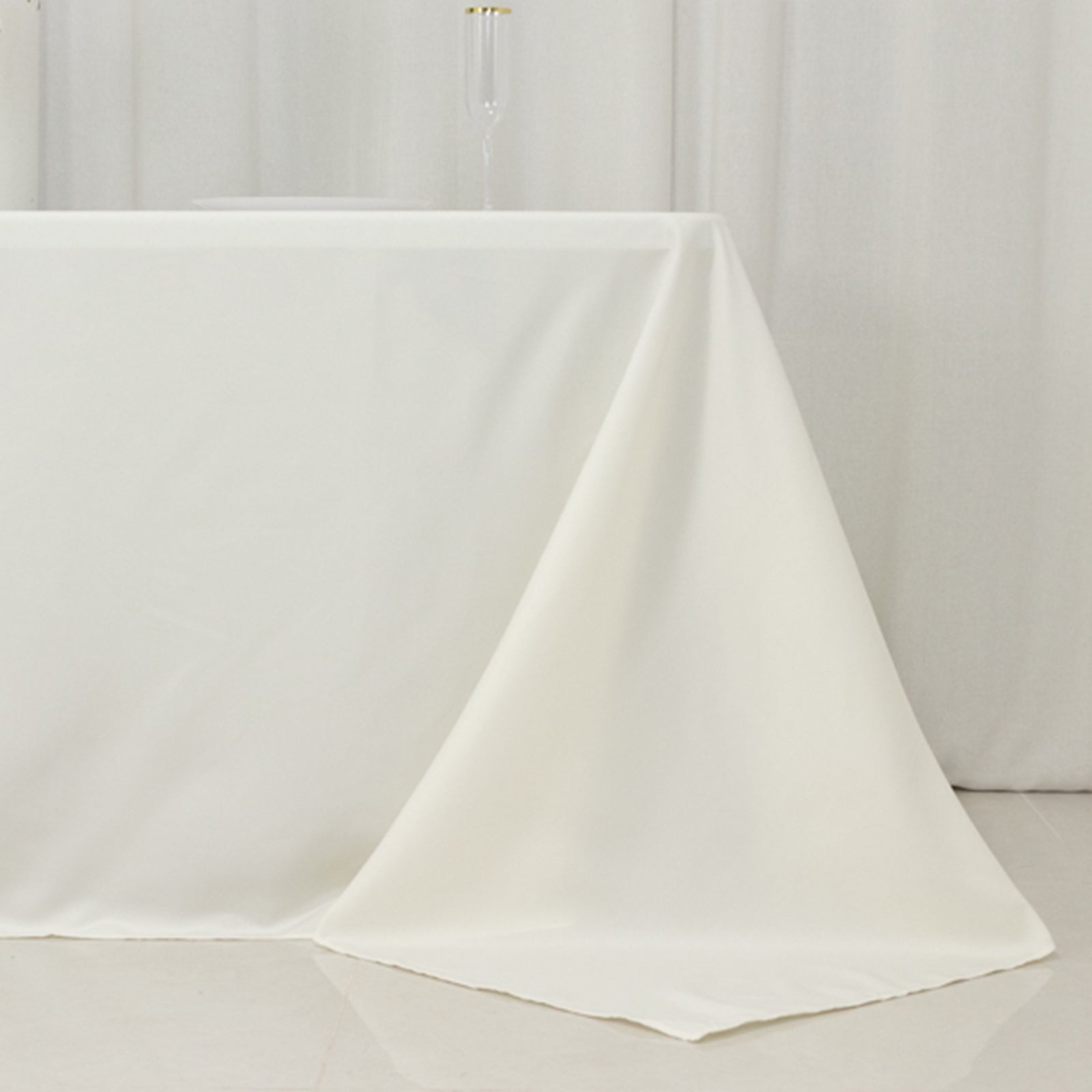 Ivory Fire Retardant Premium Polyester 90x132 Rectangular Tablecloth - High-Performance Seamless Cover