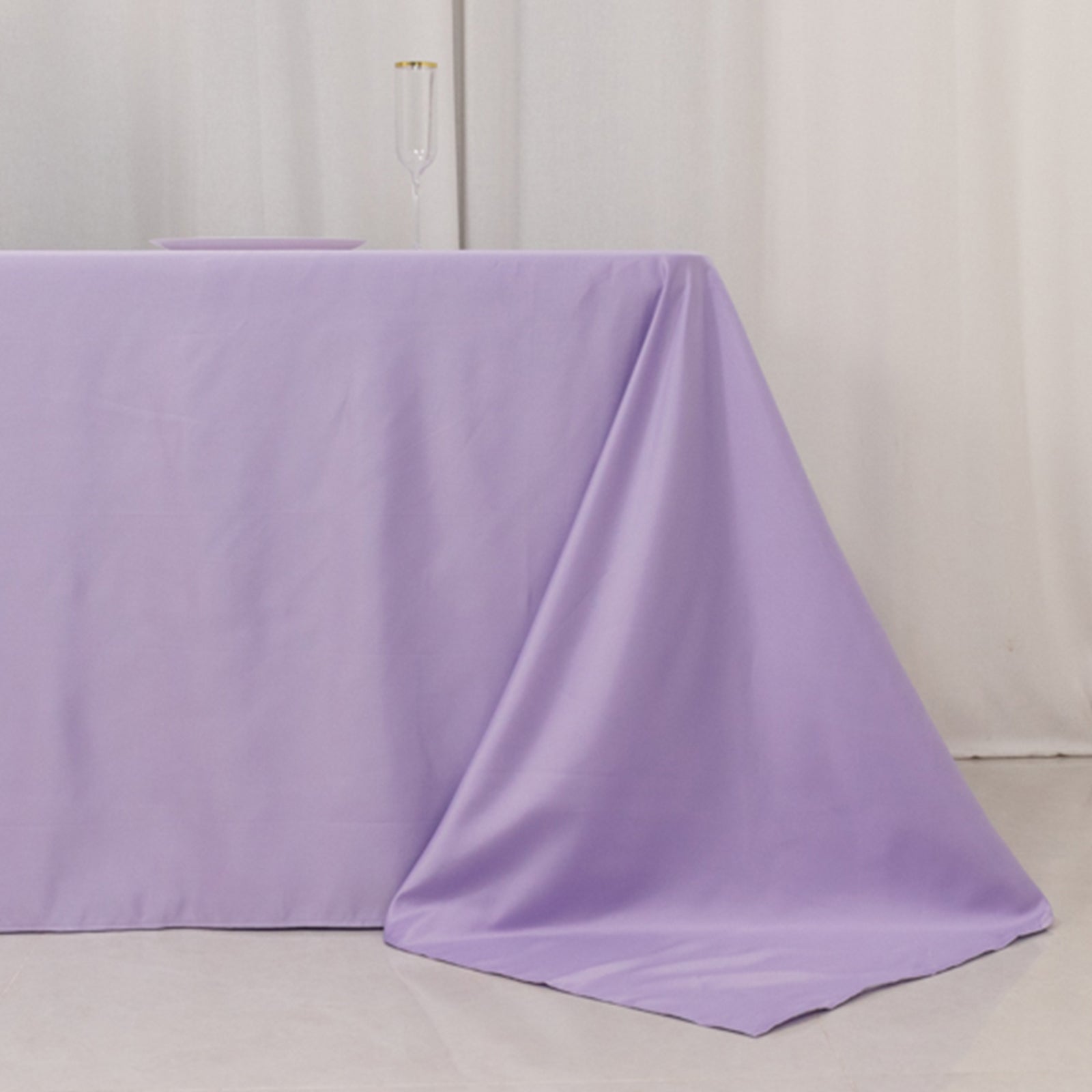 Luxury Lamour Satin Rectangle Tablecloth in Lavender Lilac - Soft & Seamless!