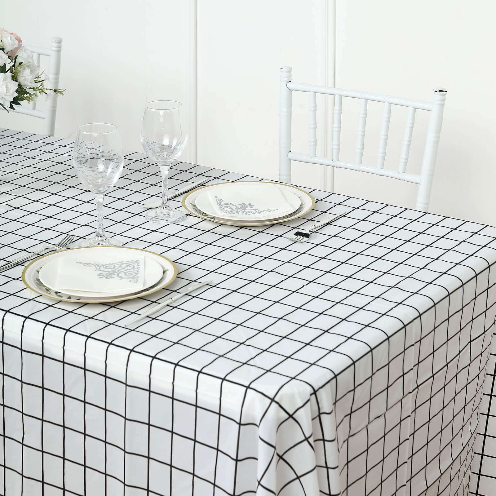 5-Pack Durable PVC Disposable Checkered Rectangle Table Covers in Black/White 54x108