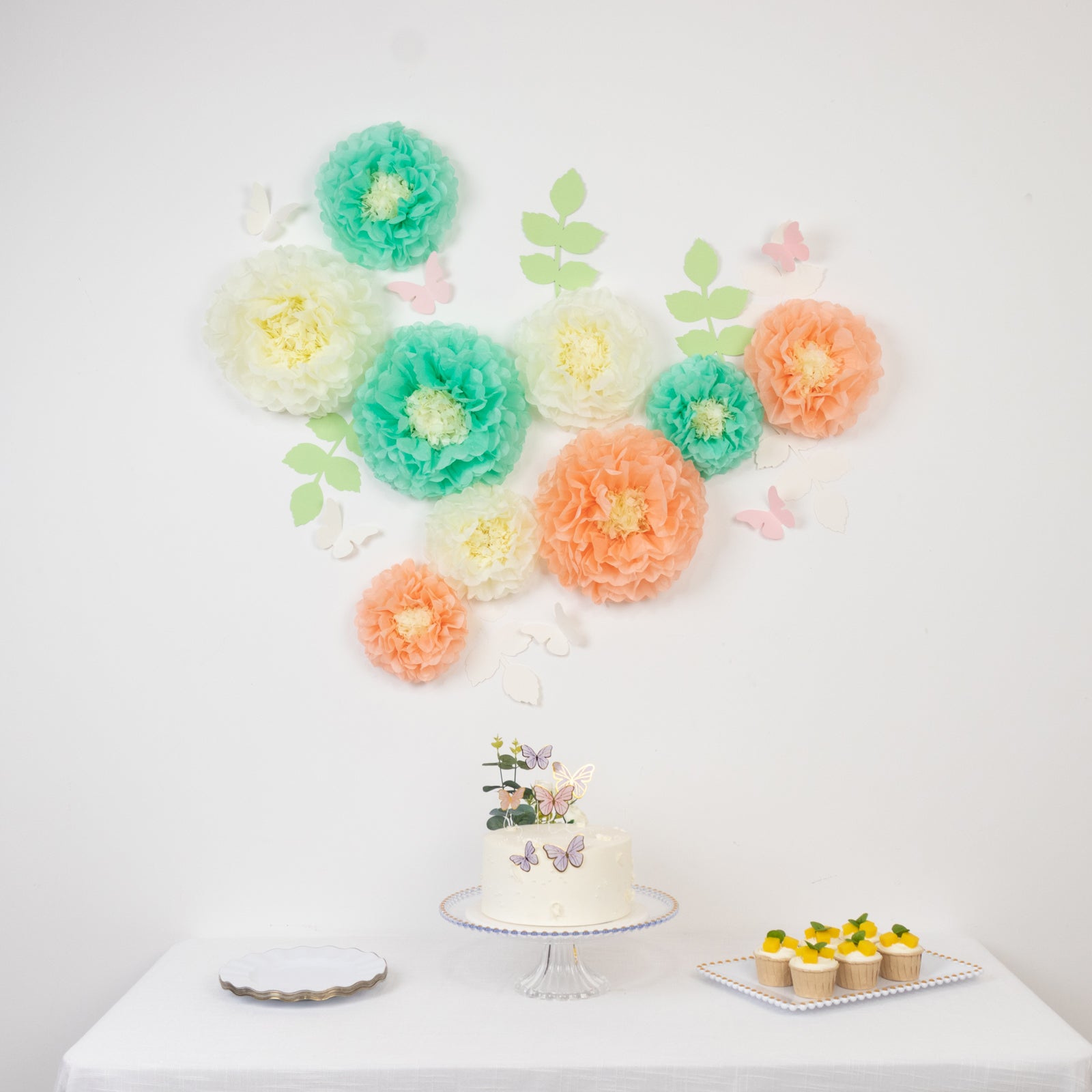 Hot Sale! 21-Piece Tissue Paper Flower Pom Poms Decor Kit in Cream & Peach for Wall Decor