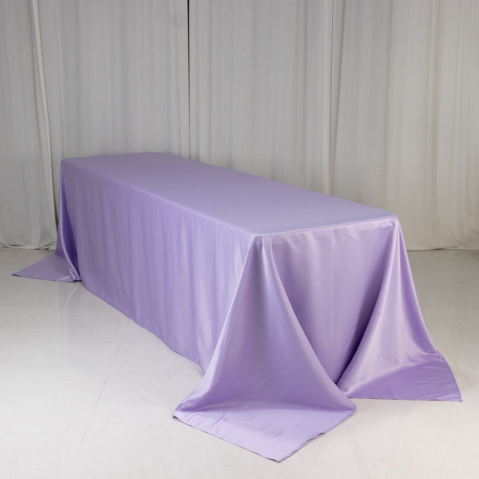 Luxury Lamour Satin Rectangle Tablecloth in Lavender Lilac - Soft & Seamless!