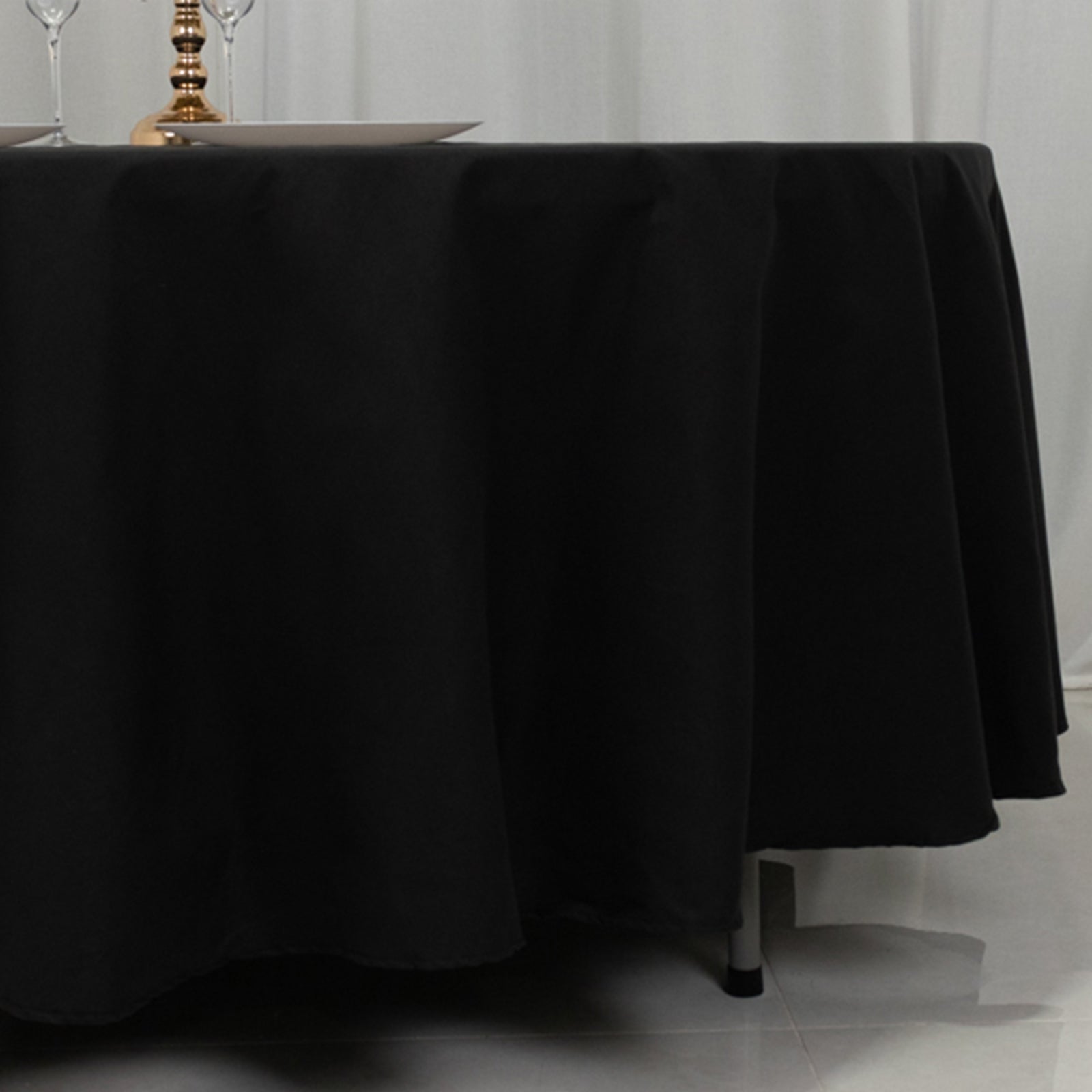 Wrinkle-Resistant Black Cotton Blend 108-Inch Round Tablecloth for Various Occasions