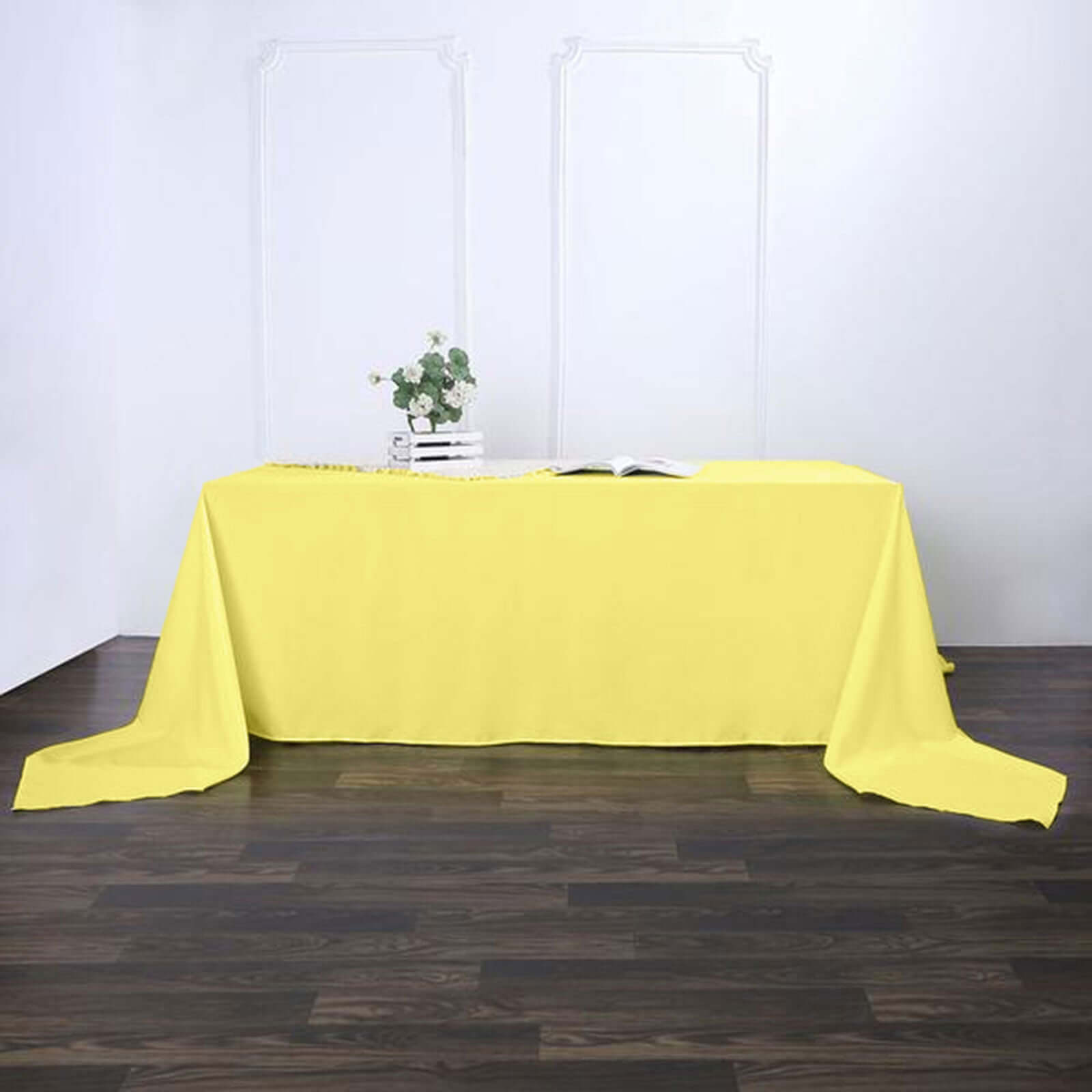 Yellow Seamless Wrinkle-Resistant 90x156 Polyester Rectangle Tablecloth - Ideal for Events