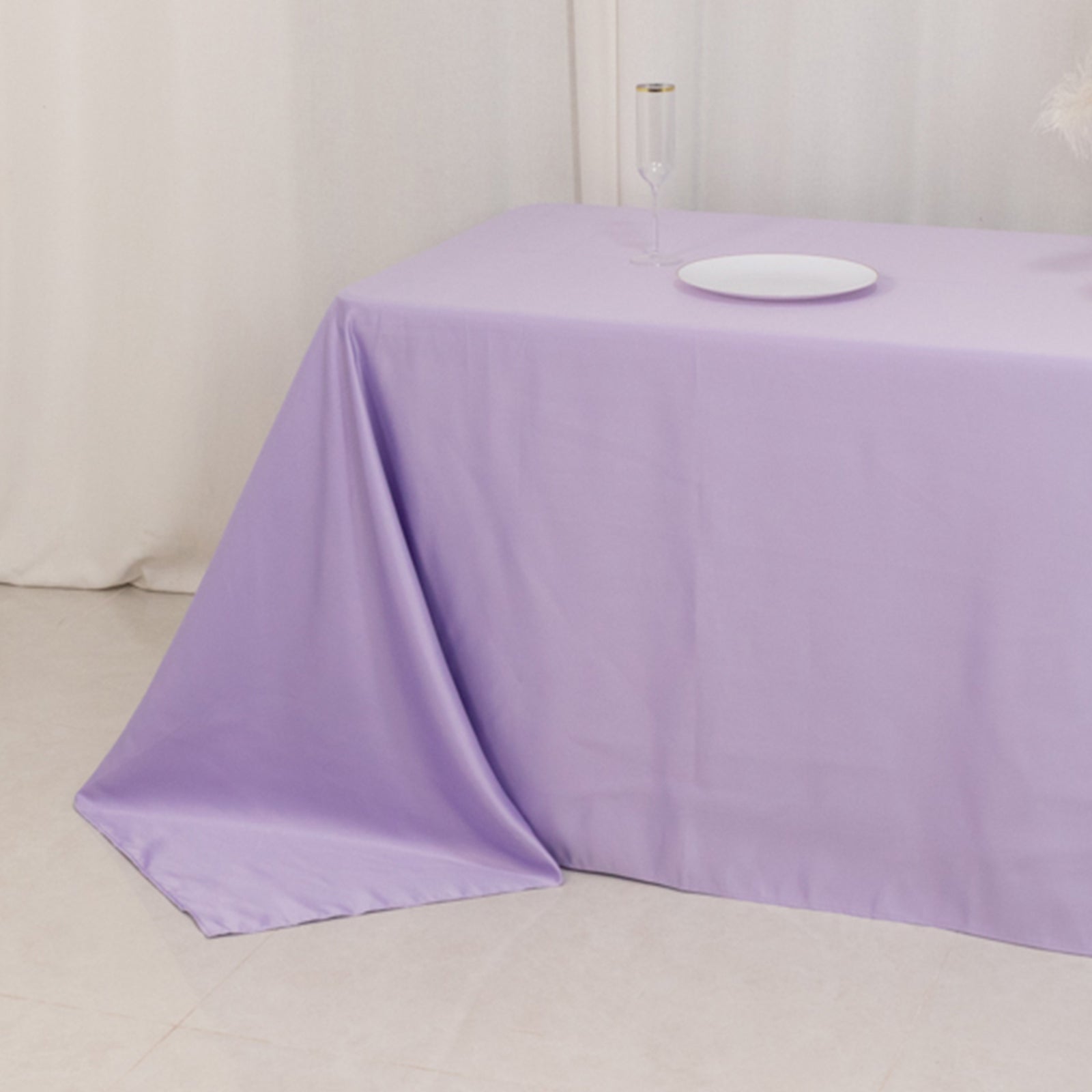 Luxury Lamour Satin Rectangle Tablecloth in Lavender Lilac - Soft & Seamless!