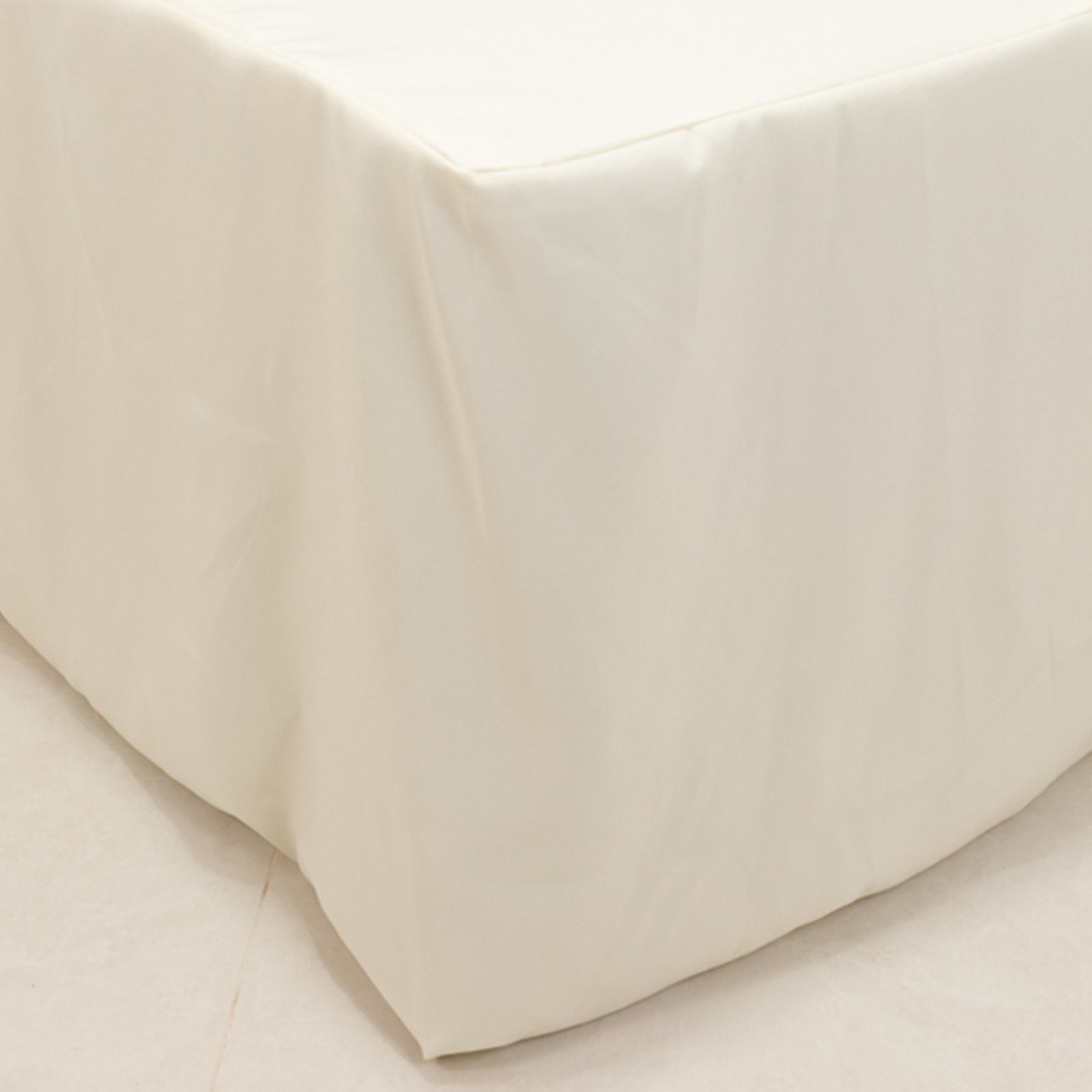 Premium Fire - Retardant Ivory 6ft Rectangular Fitted Tablecloth