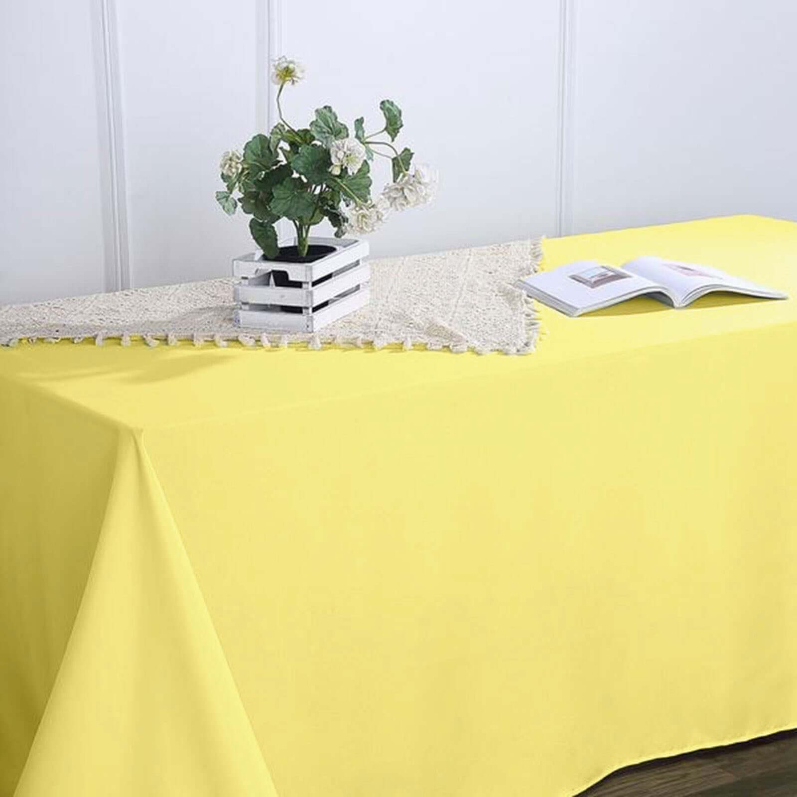 Yellow Seamless Wrinkle-Resistant 90x156 Polyester Rectangle Tablecloth - Ideal for Events