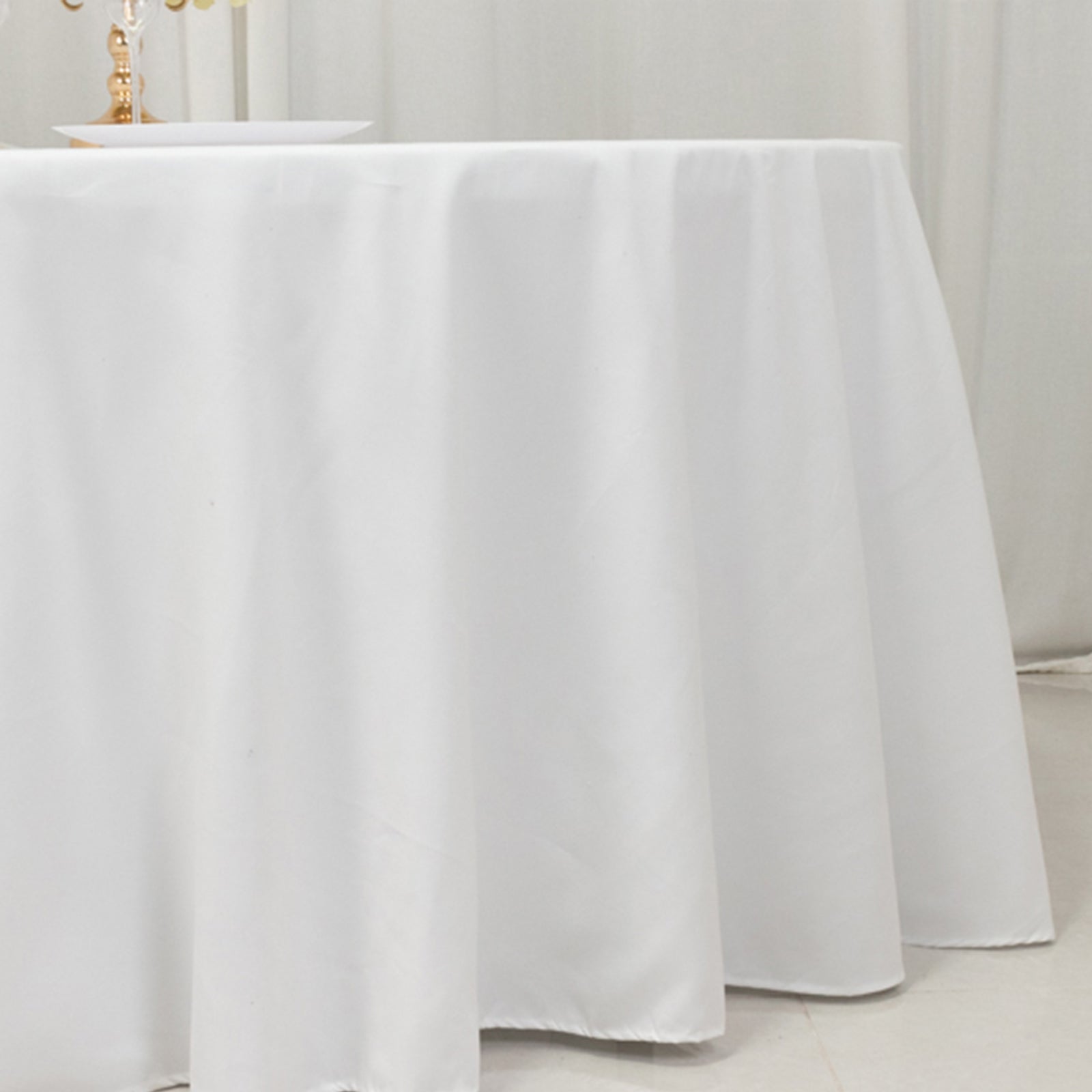 White 120" Cotton Blend Round Tablecloth: Seamless & Wrinkle-Resistant for Upscale Events