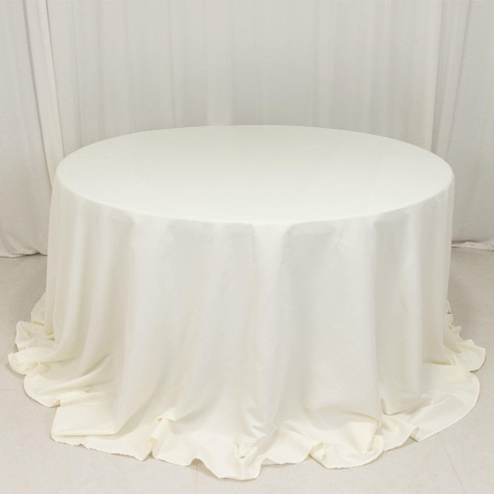 Ivory 132" Seamless Wrinkle-Resistant Cotton Blend Round Tablecloth - Ideal for Events