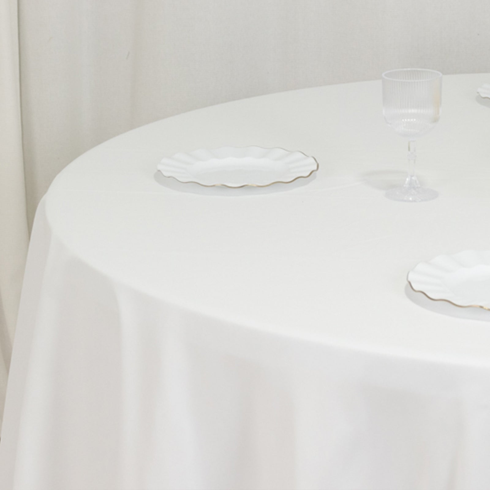 Wrinkle-Resistant 108" White Cotton Blend Round Tablecloth for Various Occasions