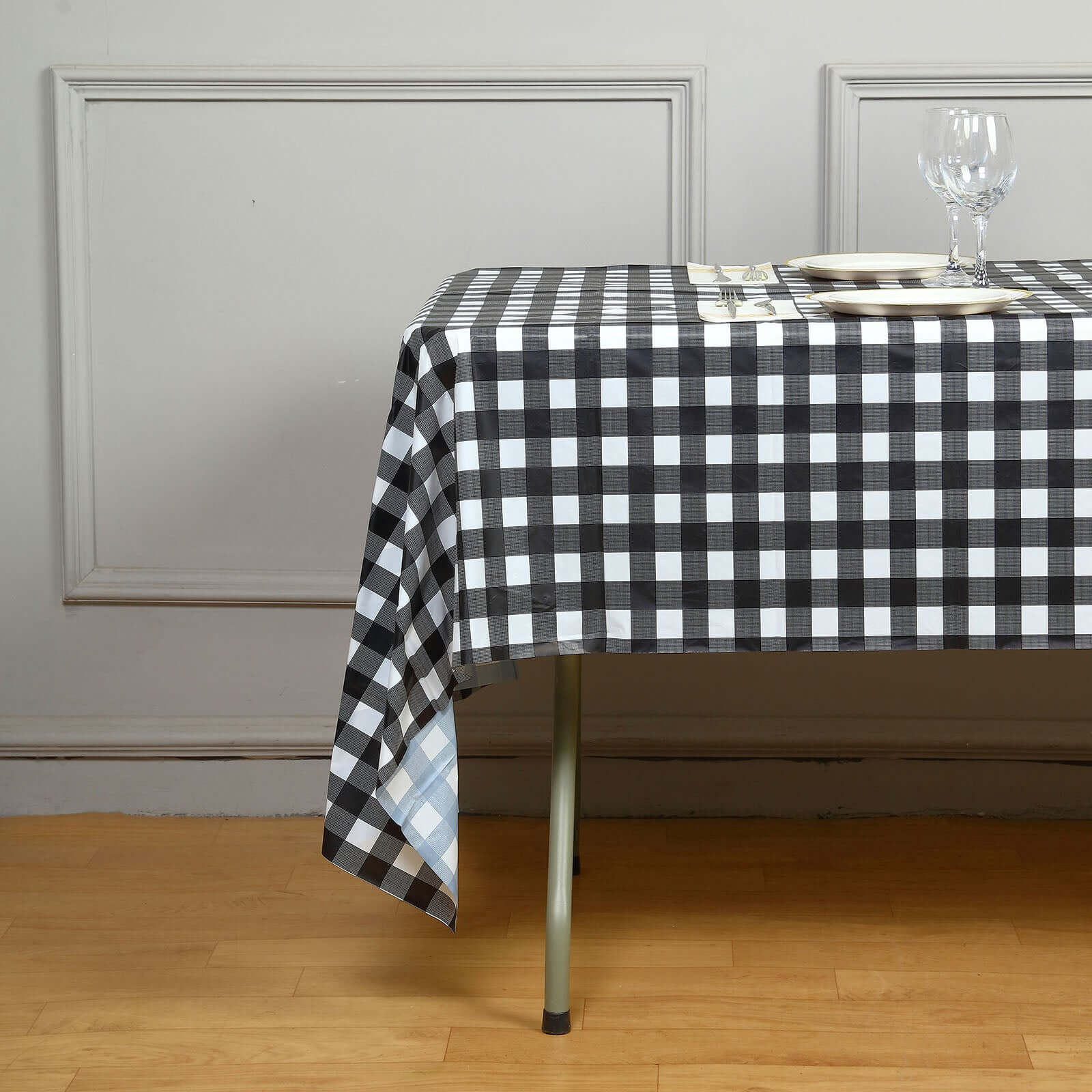 5-Pack Durable PVC Disposable Black Checkered Plastic Rectangle Table Covers 54x108