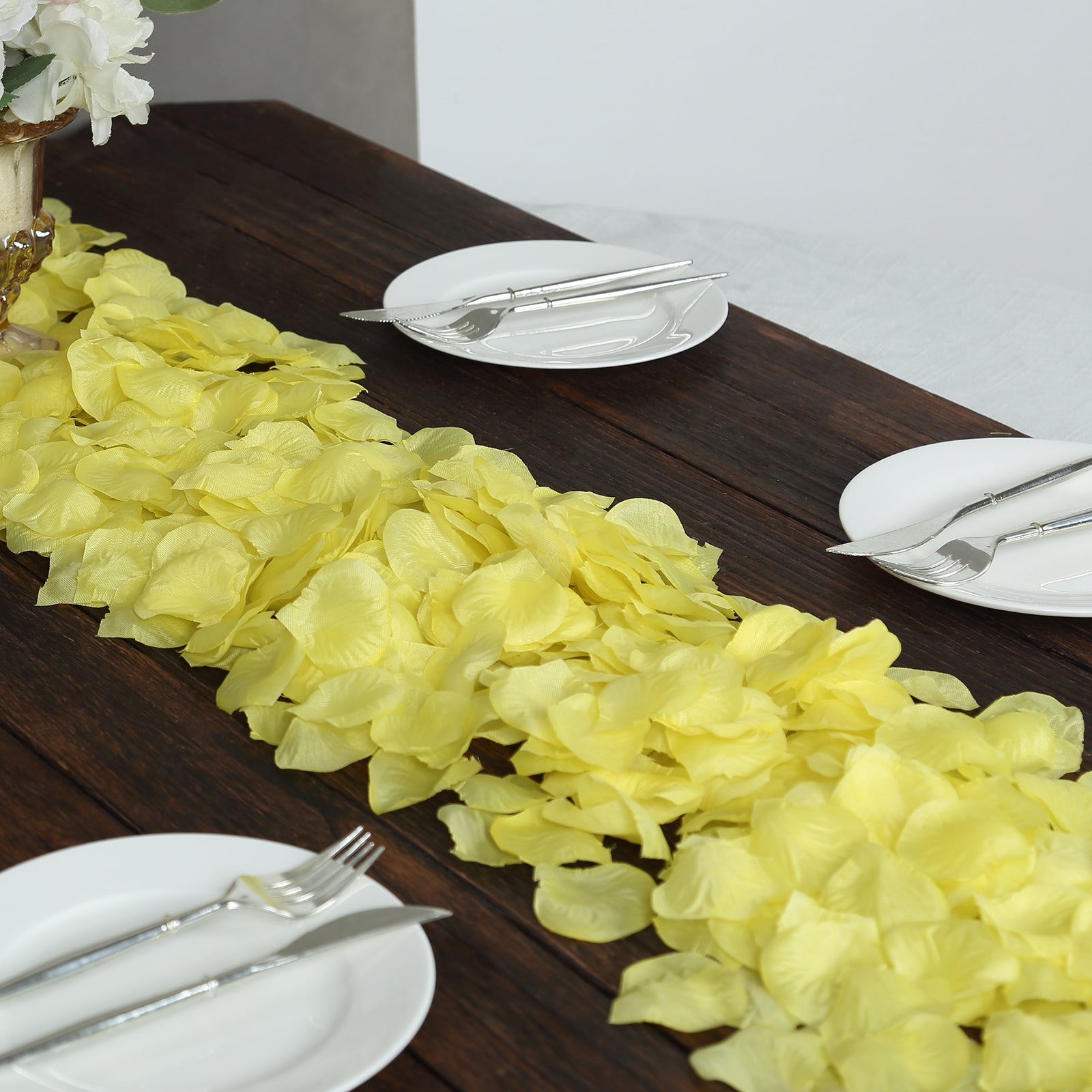 500-Piece Yellow Silk Rose Petal Confetti - Ideal for Table and Floor Decor