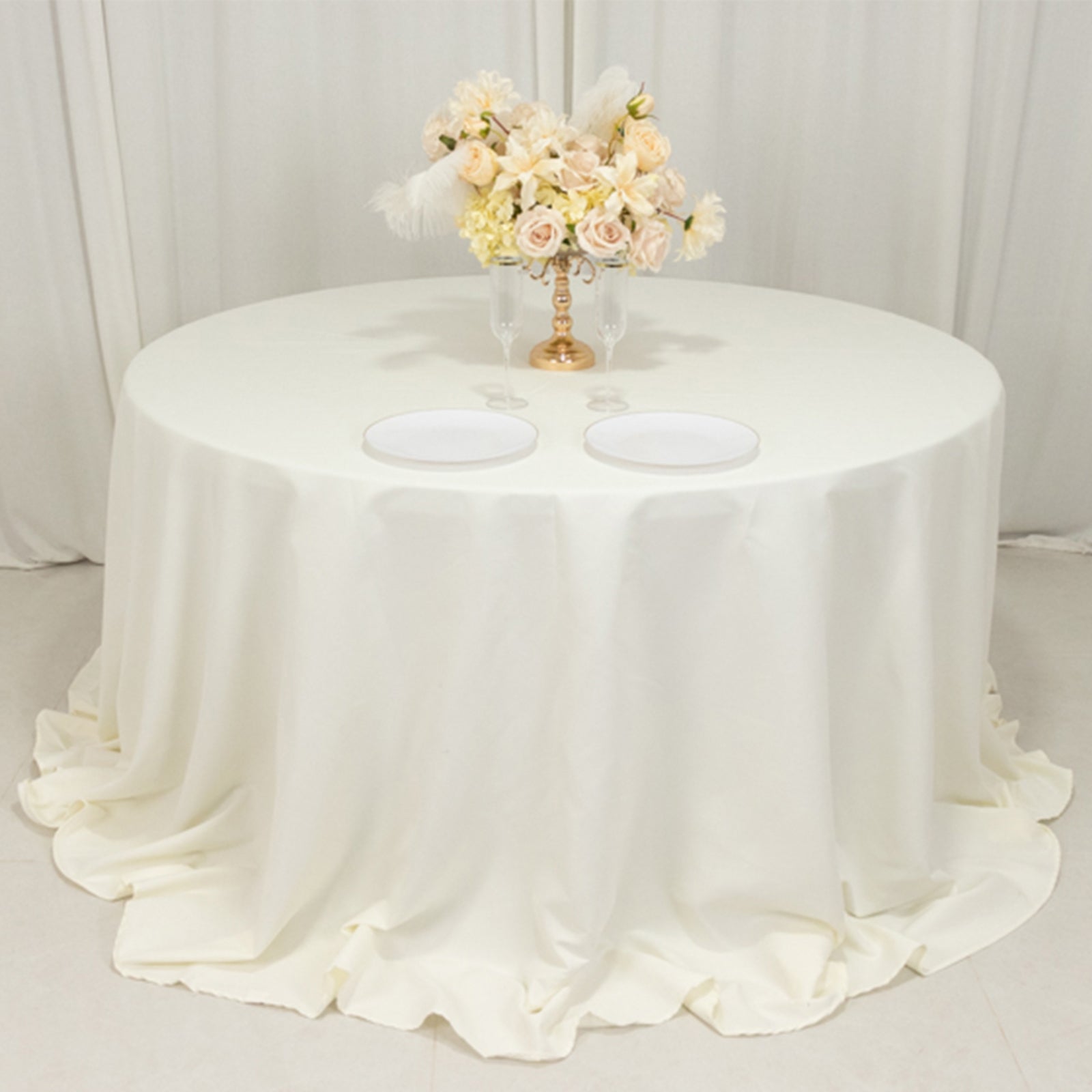 Ivory 132" Seamless Wrinkle-Resistant Cotton Blend Round Tablecloth - Ideal for Events