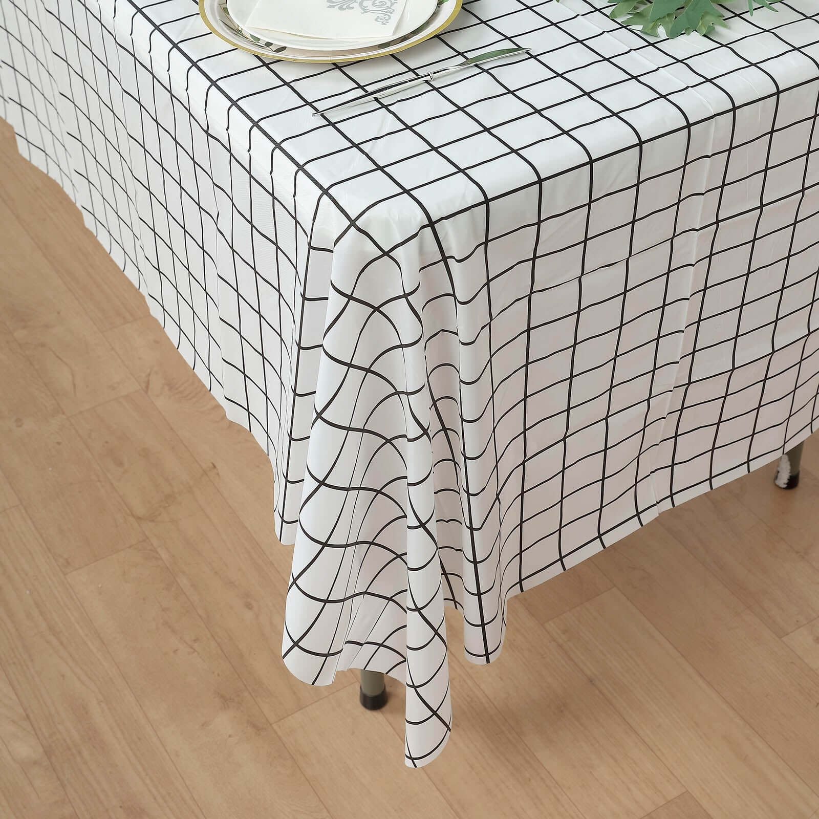 5-Pack Durable PVC Disposable Checkered Rectangle Table Covers in Black/White 54x108