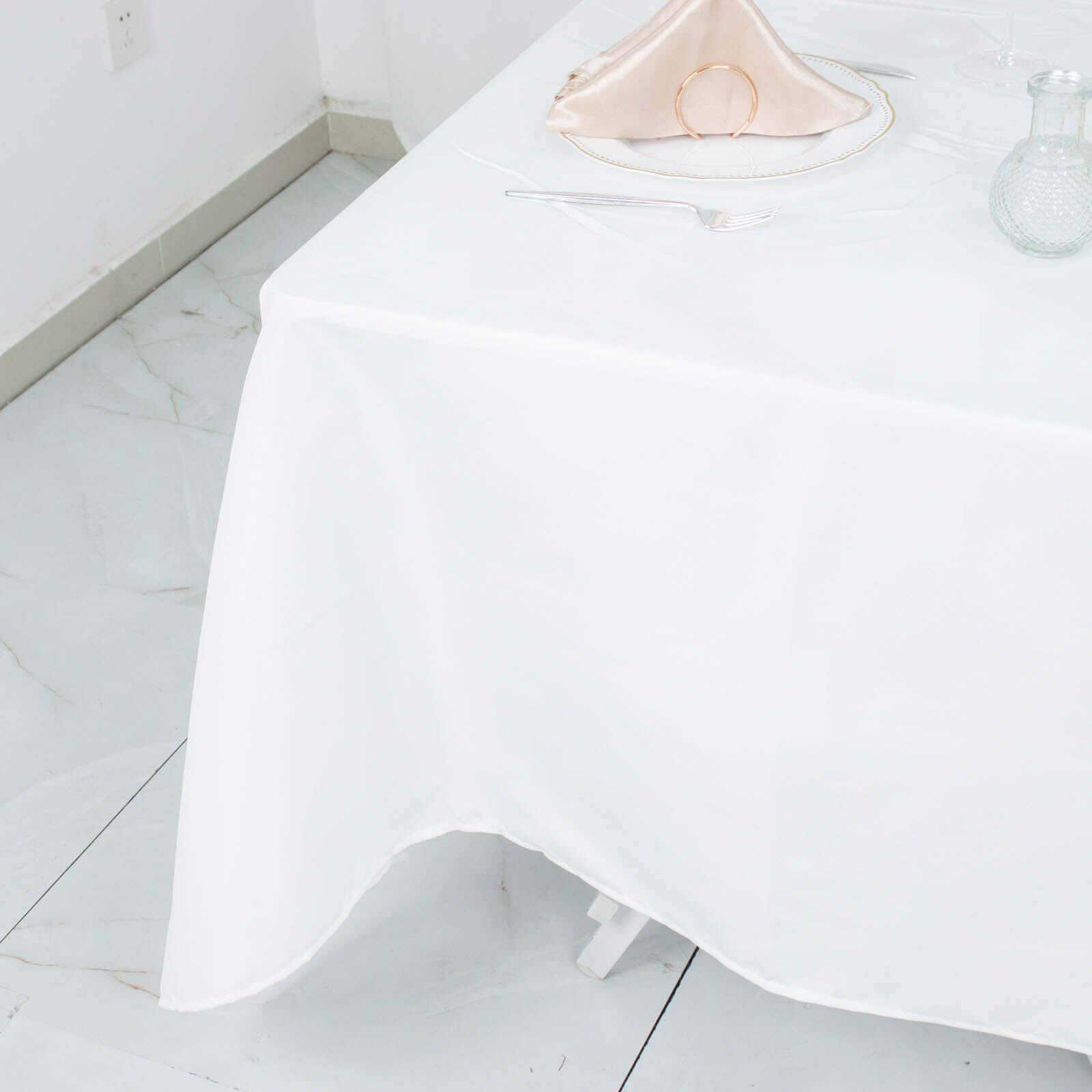 220GSM Wrinkle-Resistant White Premium Polyester 70x70 Square Tablecloth for Stylish Events