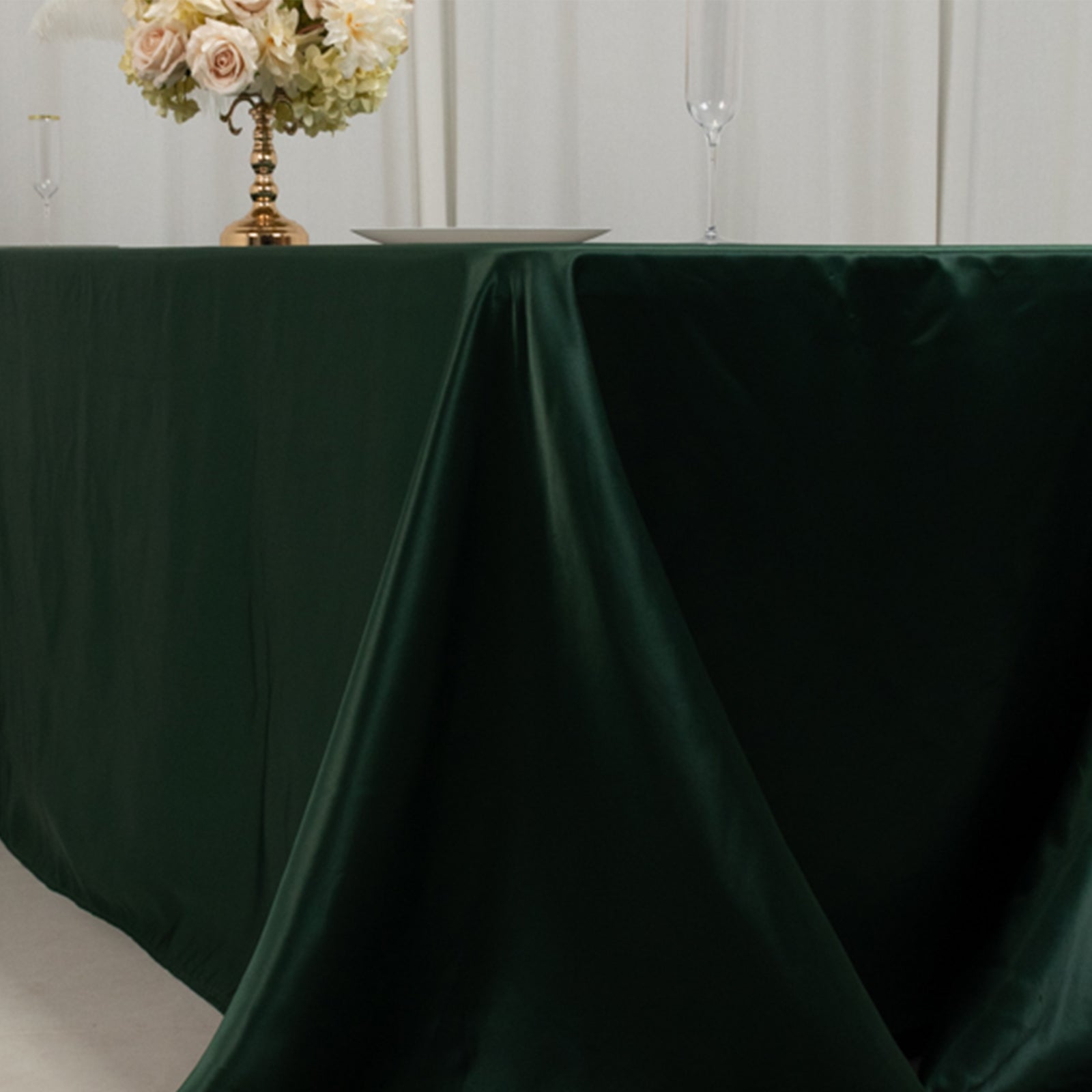 Hunter Emerald Green Lamour Satin Rectangle Tablecloth - Soft, Durable & Fade-Resistant!