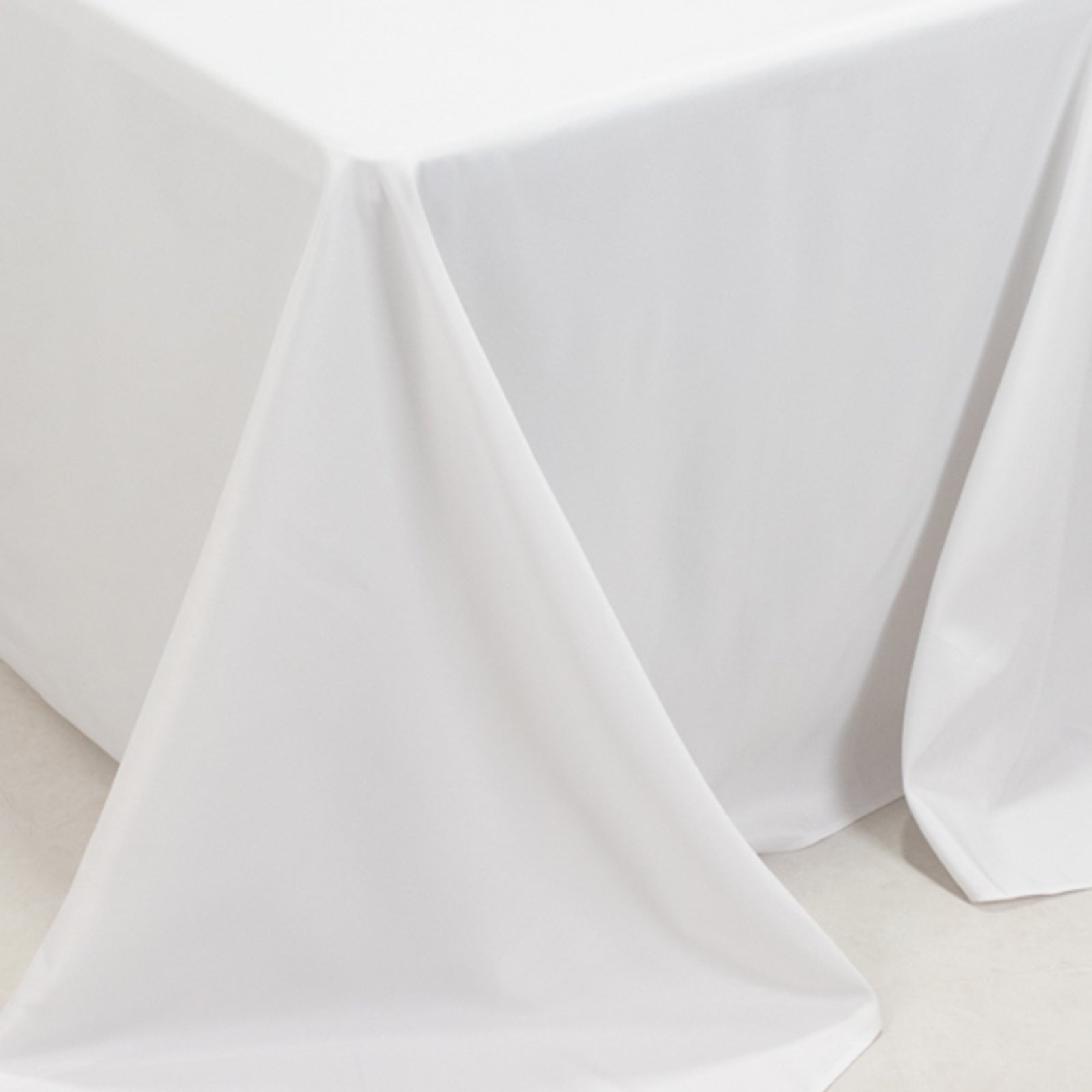Premium Fire Retardant White Polyester Tablecloth for Large Gatherings - 90x132 Size