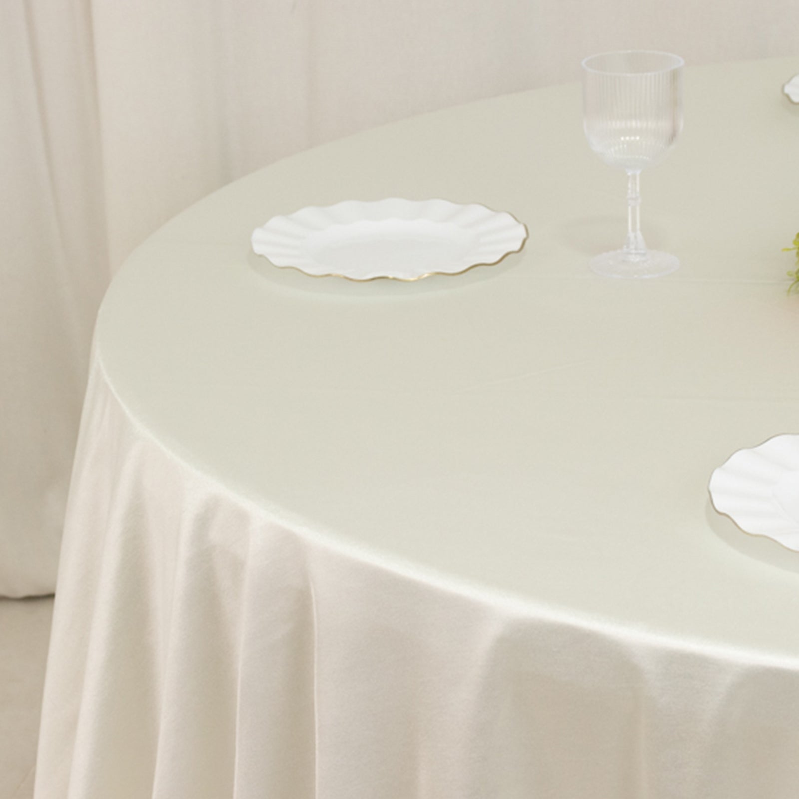 Hot! Premium Wrinkle-Free, Stain-Resistant 132" Shimmering Pearl White Scuba Round Tablecloth