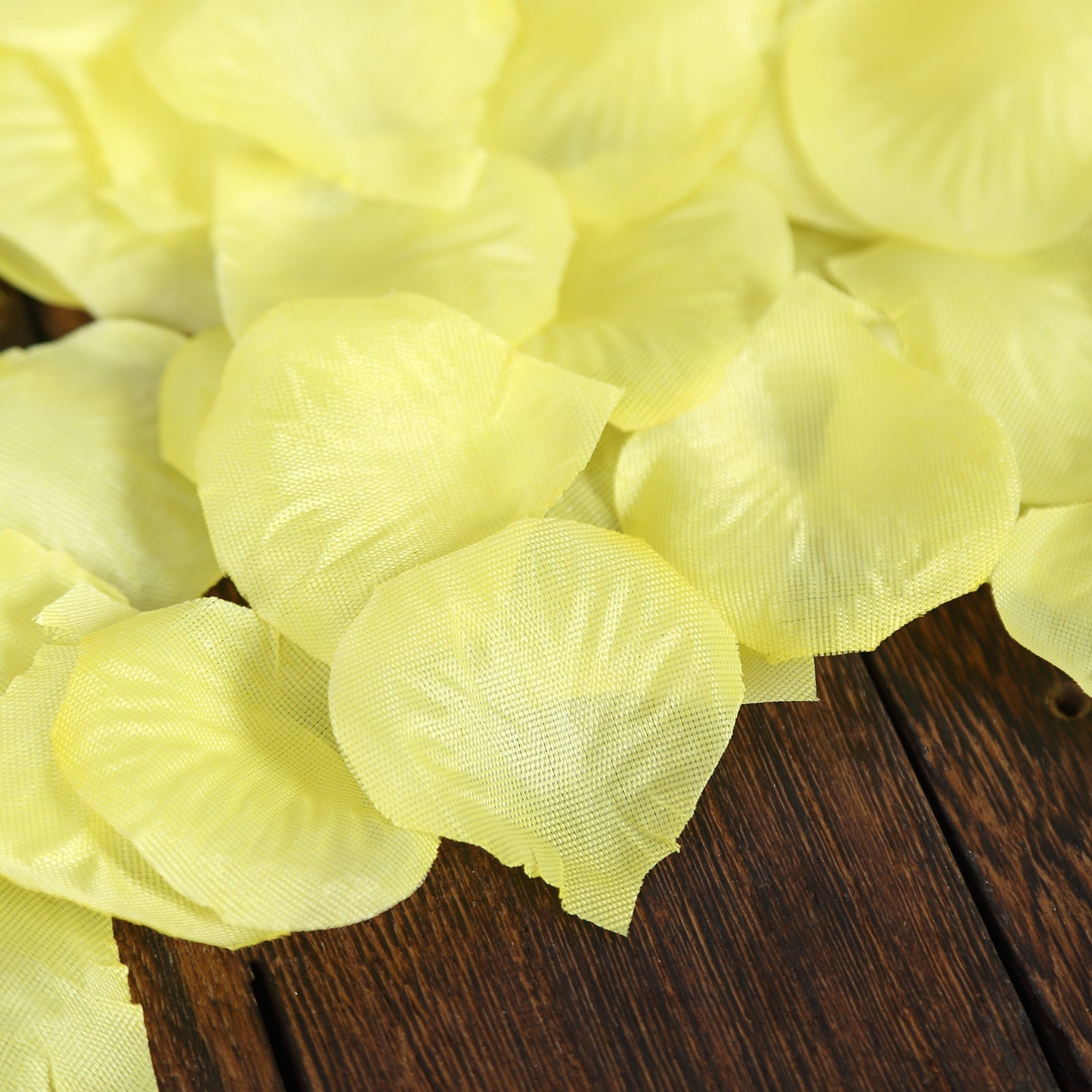 500-Piece Yellow Silk Rose Petal Confetti - Ideal for Table and Floor Decor