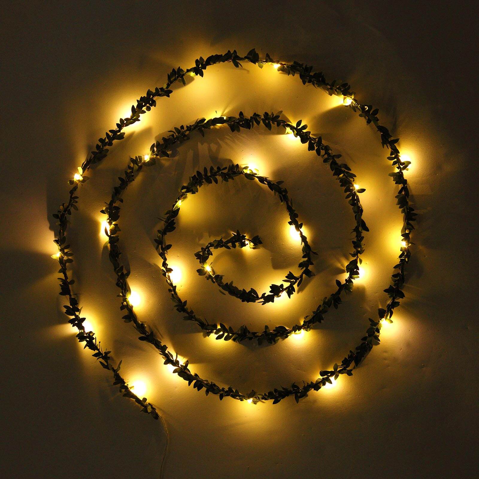 Hot Sale! 10ft 30-LED Battery-Operated Garland String Lights with Green Leaf Design and White Light