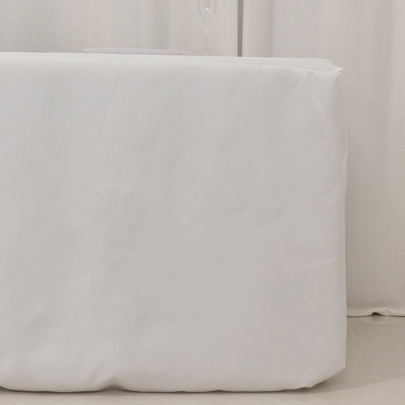 High - Quality 220GSM White Fitted 8ft Premium Polyester Rectangle Tablecloth for Events