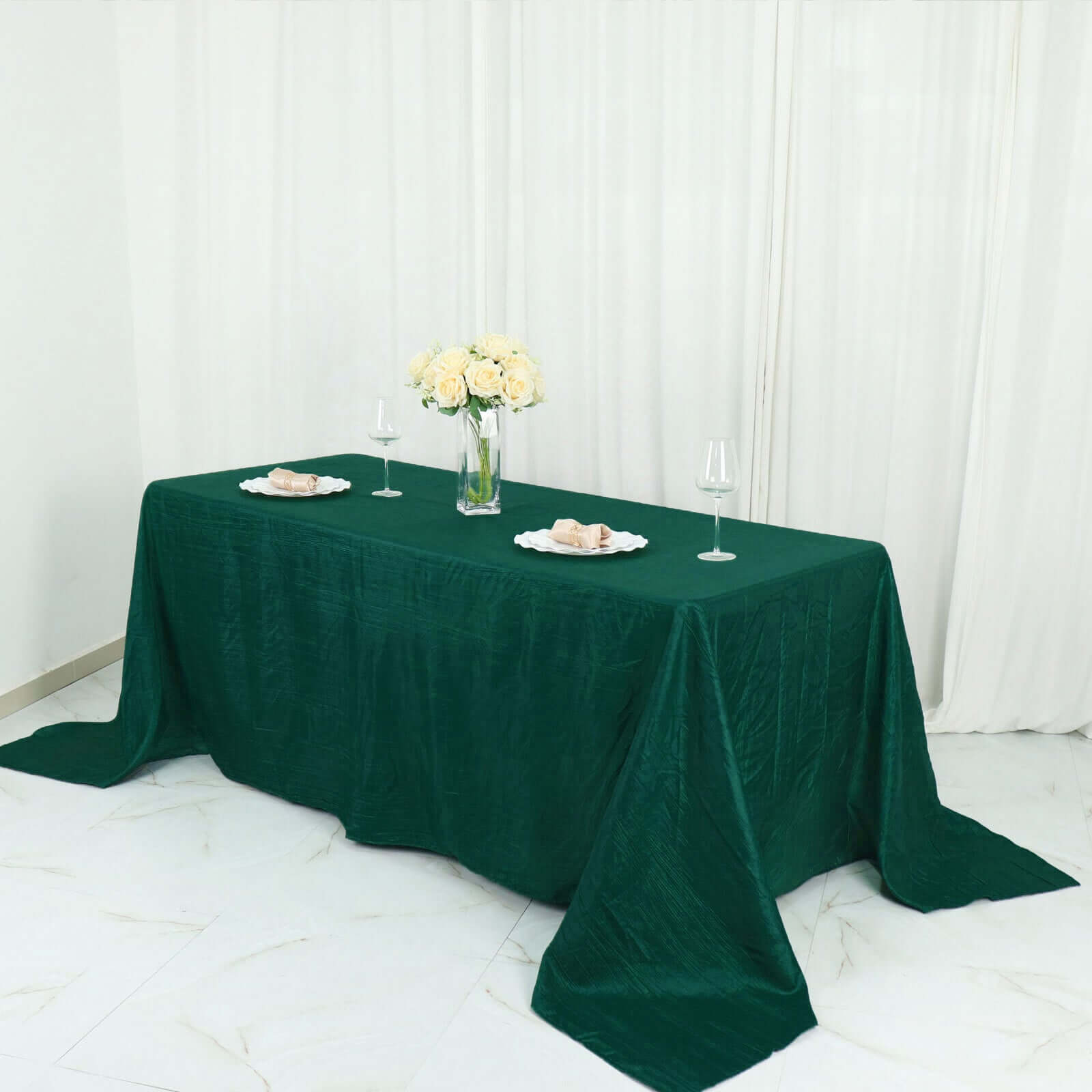 Exclusive Hunter Emerald Green Crinkle Taffeta 90x132 Rectangle Seamless Tablecloth