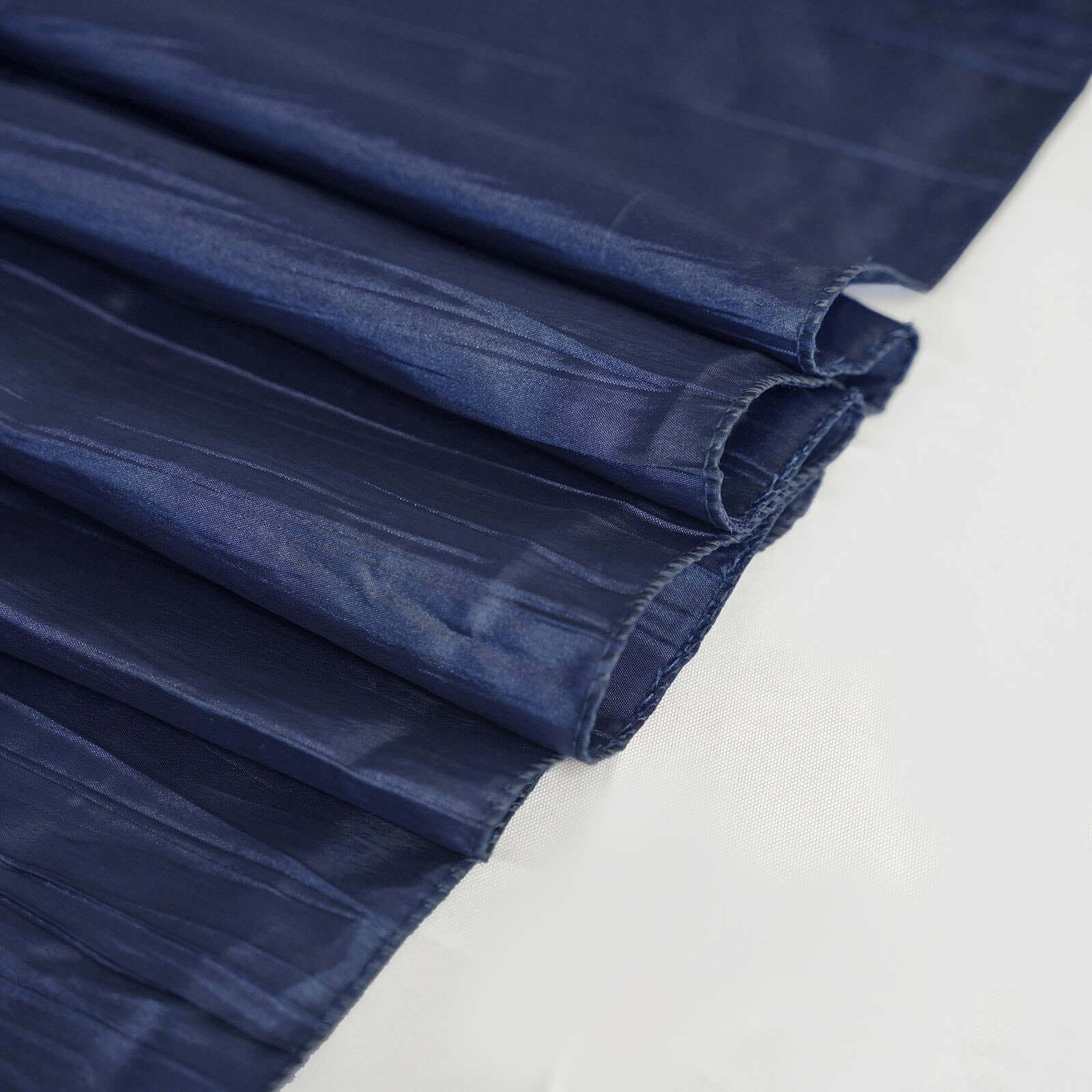 Navy Blue Crinkle Taffeta Rectangle Tablecloth (90x132) - Seamless & Stylish for Events