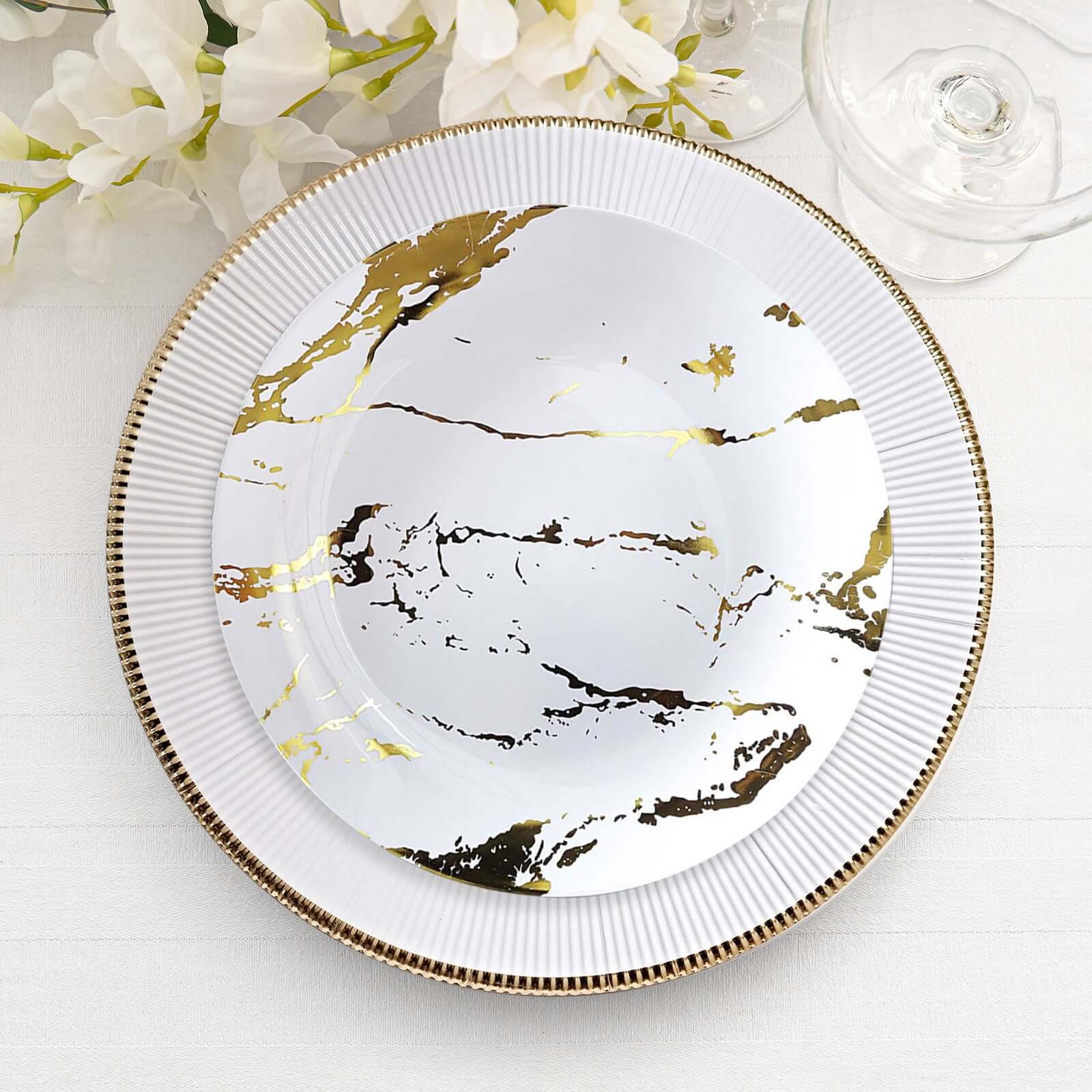 10-Piece Set of White Plastic Round Dinner Plates with Gold Marble Print for Elegant Parties