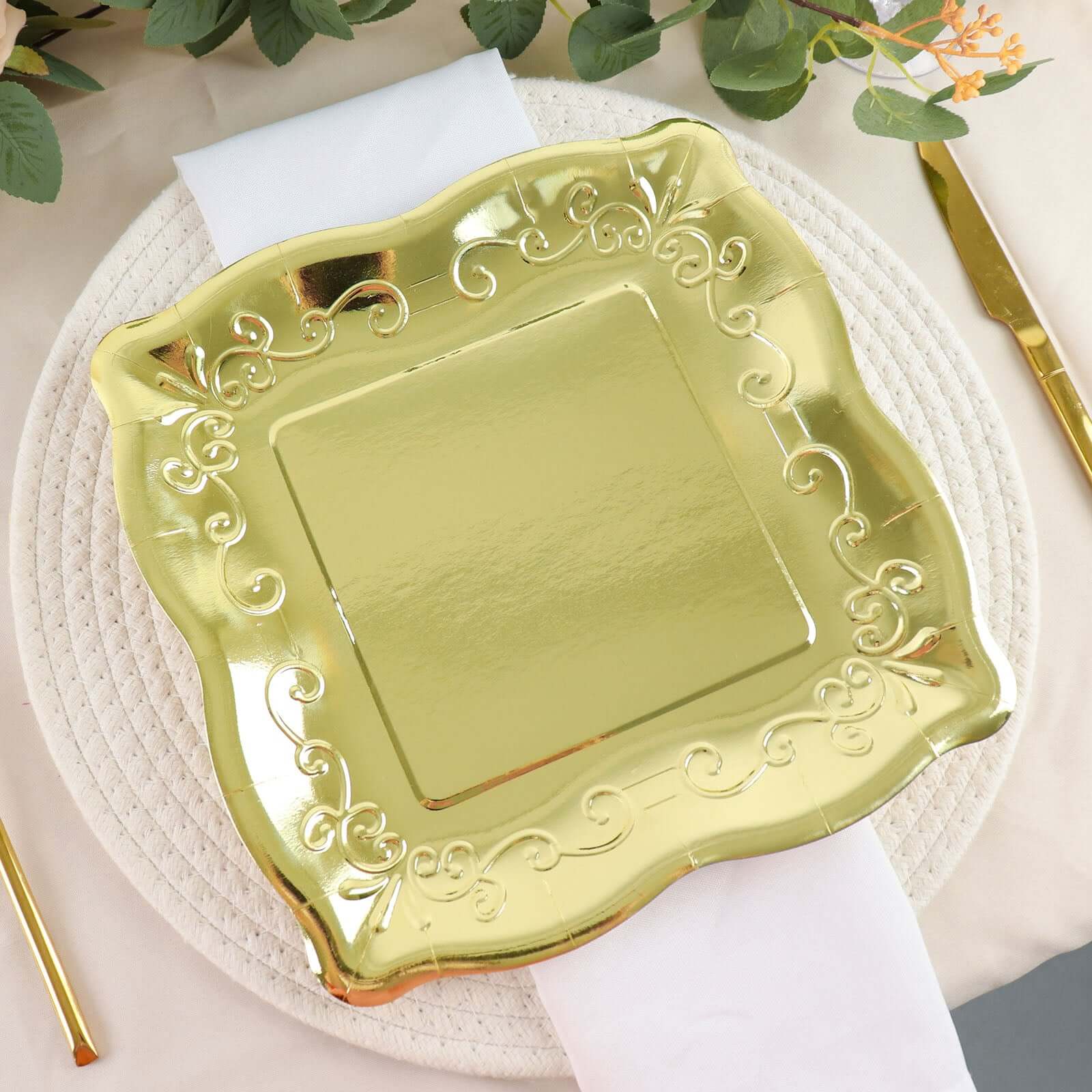 25-Pack Disposable Gold Square Dinner Plates with Vintage Pottery Embossed Design for Glamorous Events