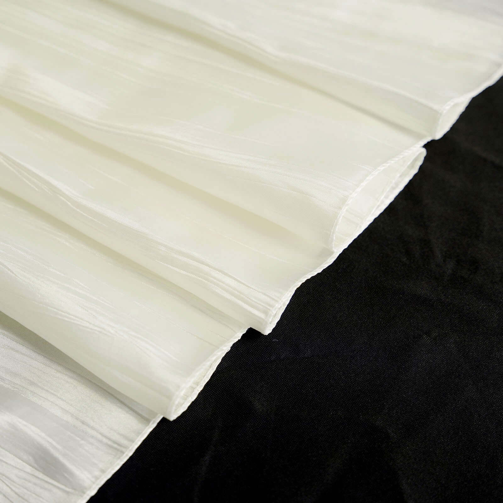 Ivory Crinkle Taffeta Rectangle Tablecloth 90x156 - Seamless Accordion Design