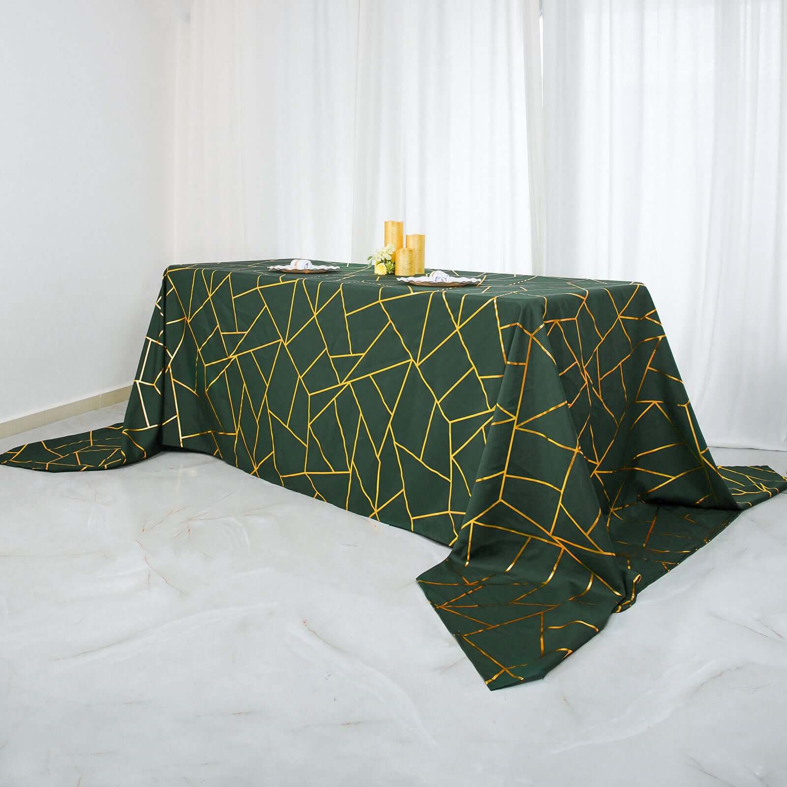 Hot Sale! Wrinkle-Resistant Seamless Polyester Tablecloth in Hunter Emerald Green with Gold Foil Geometric Pattern, 90x132