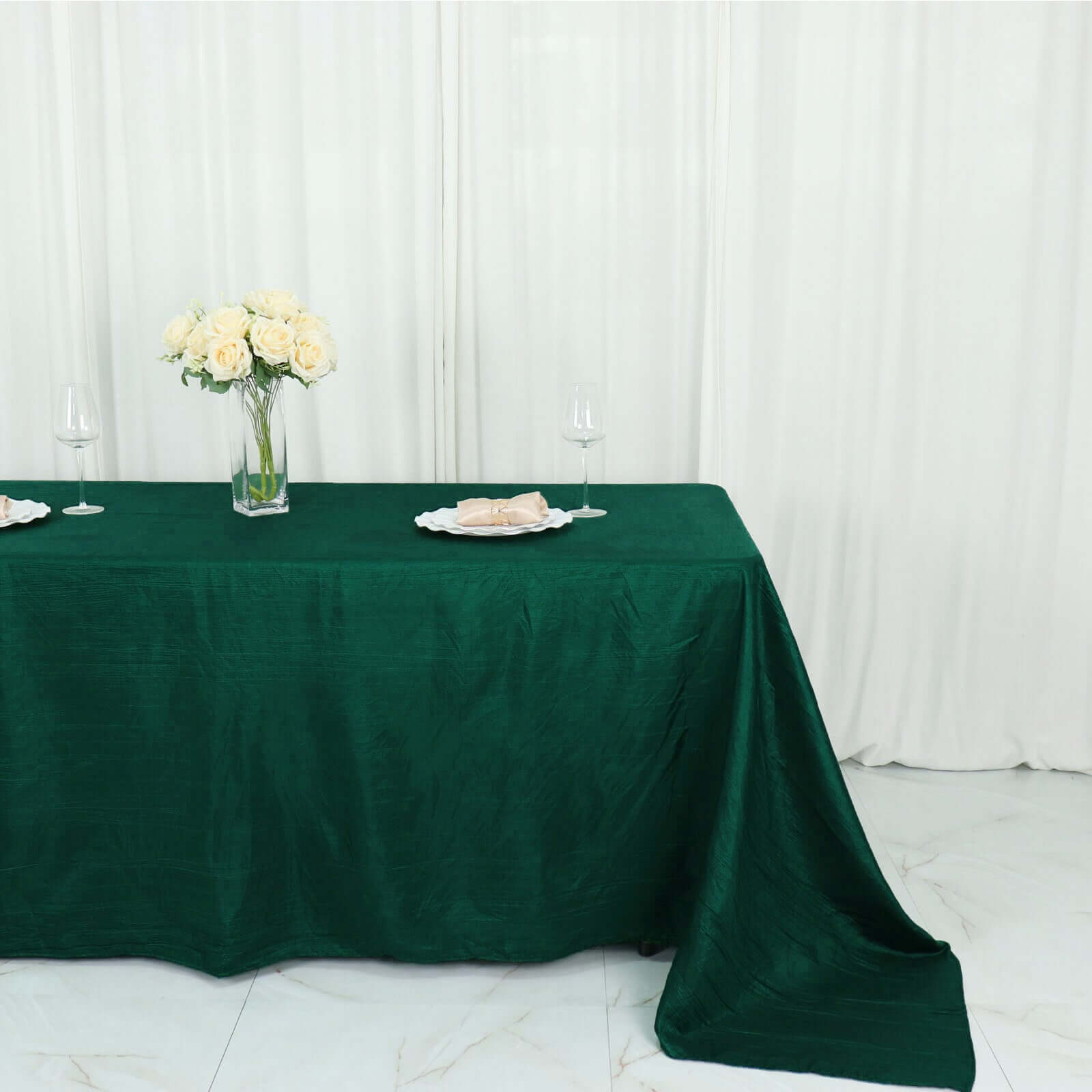 Exclusive Hunter Emerald Green Crinkle Taffeta 90x132 Rectangle Seamless Tablecloth