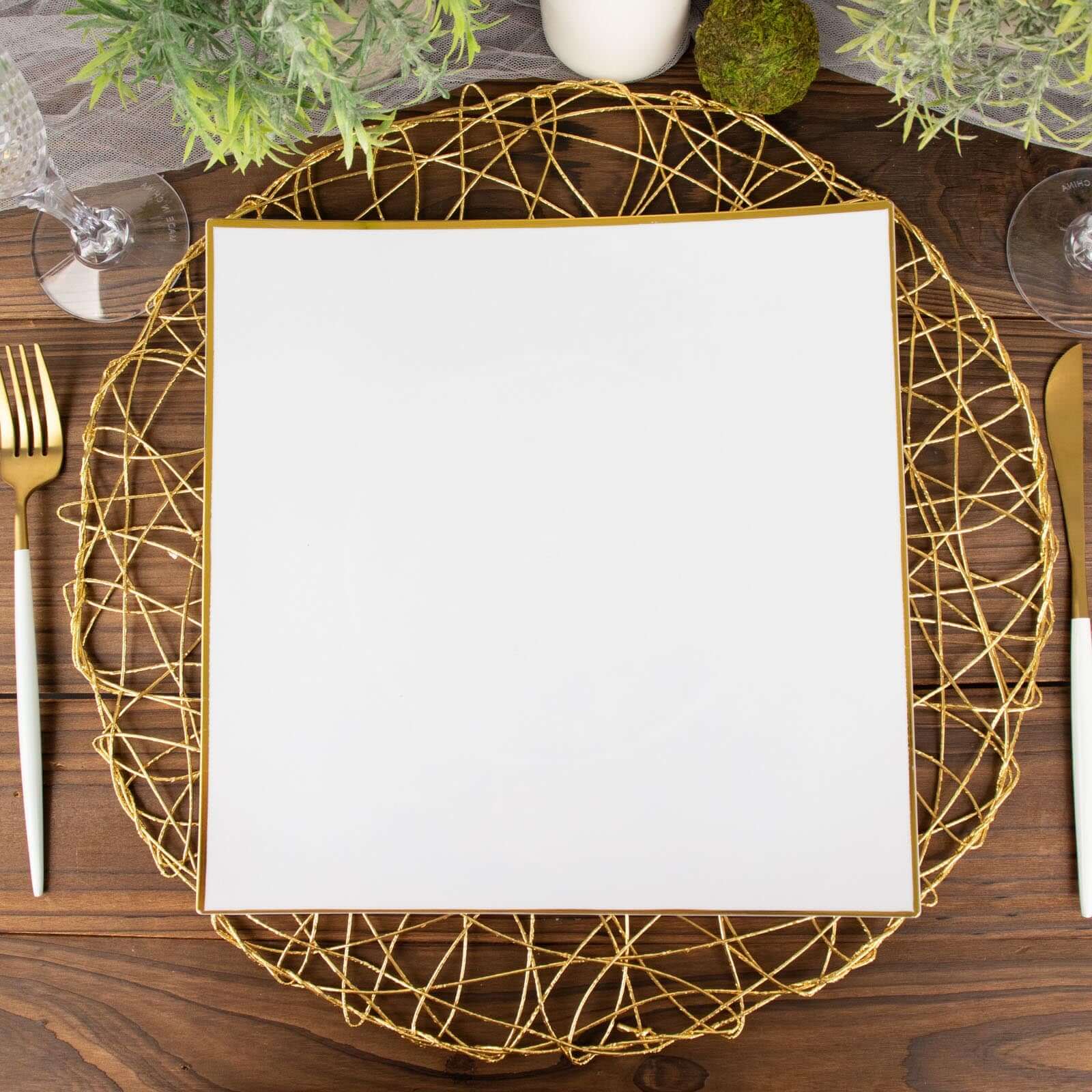 10-Piece White Concave Square Plastic Dinner Plates with Gold Rim - Disposable for Weddings & Special Events