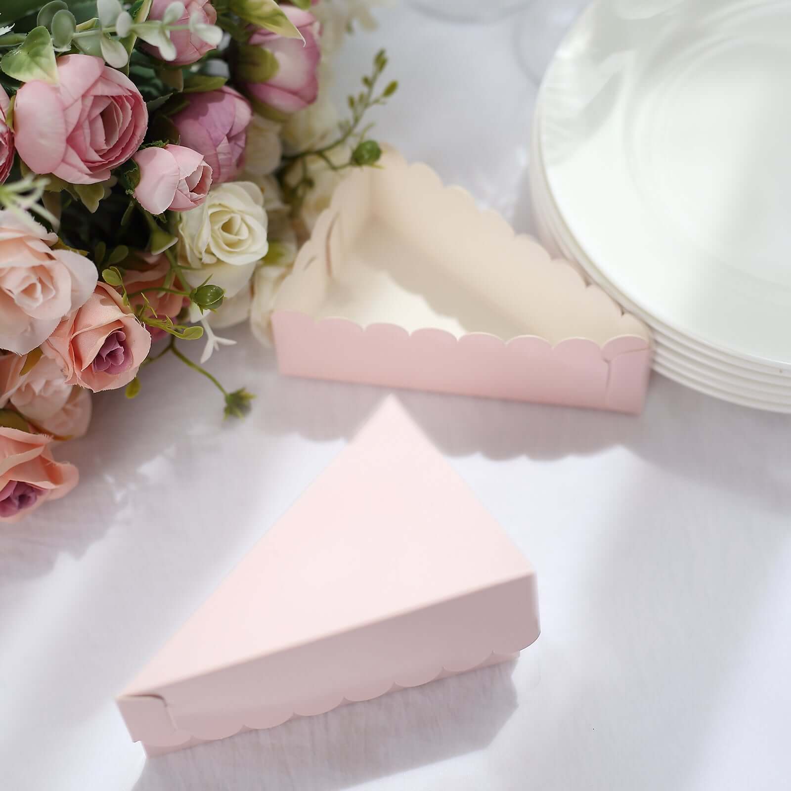 10-Pack Blush Cardstock Triangle Cake Slice Boxes with Scalloped Tops for Dessert Takeaways