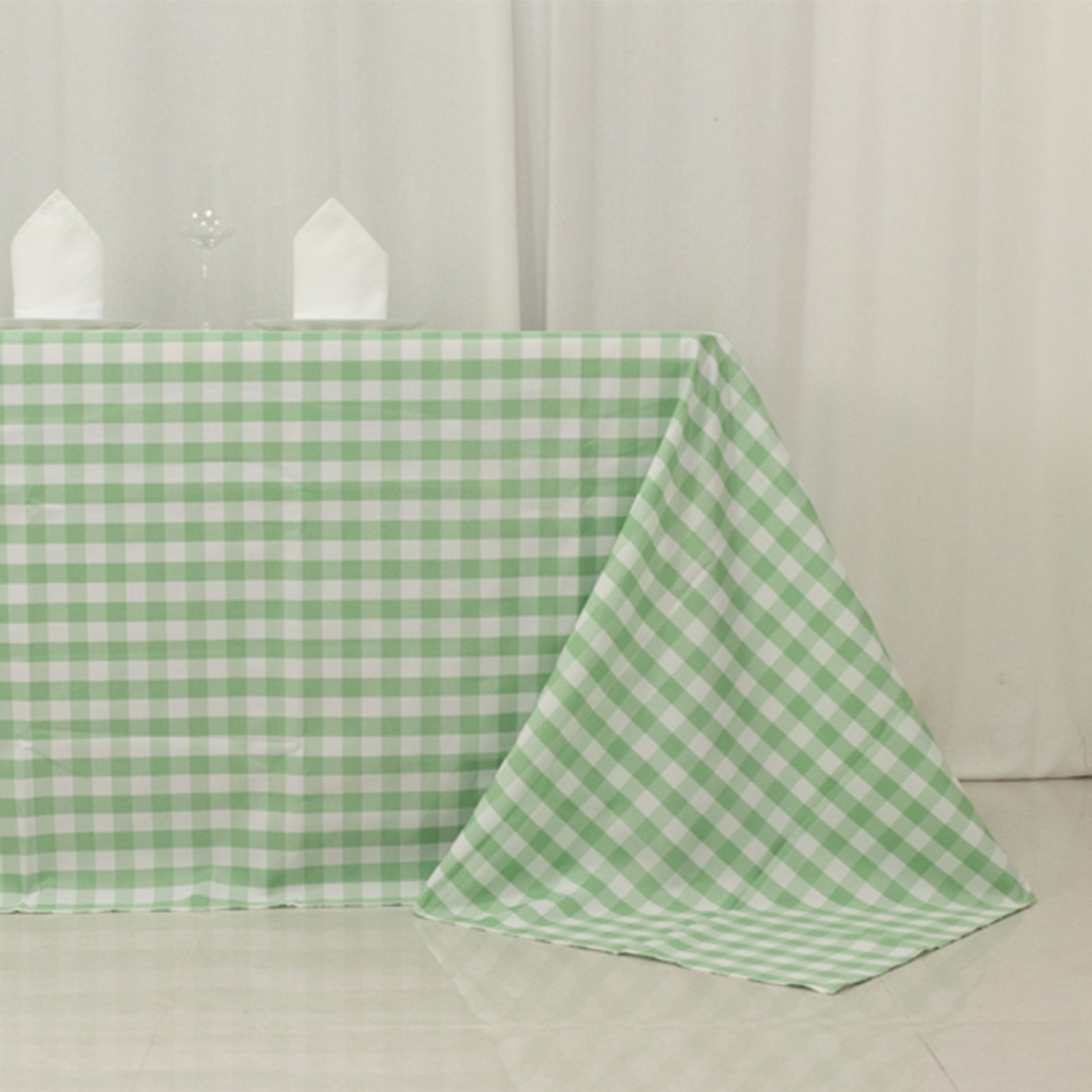 Premium Seamless Checkered Buffalo Plaid Polyester Tablecloth in White and Sage Green, 90x156