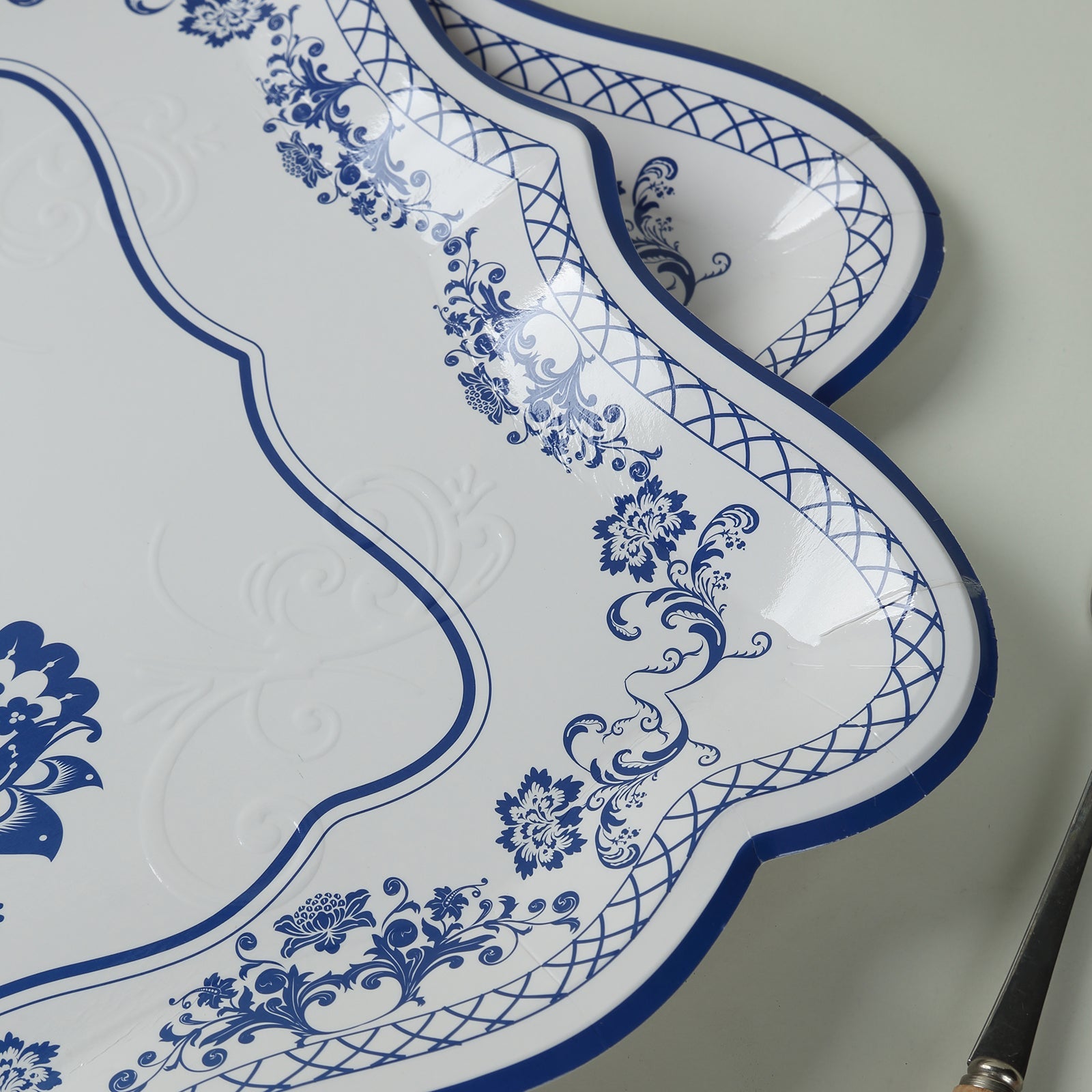 10-Pack Heavy Duty Disposable 400GSM Cardboard Serving Trays with White & Royal Blue Damask Floral Pattern for Weddings & Parties