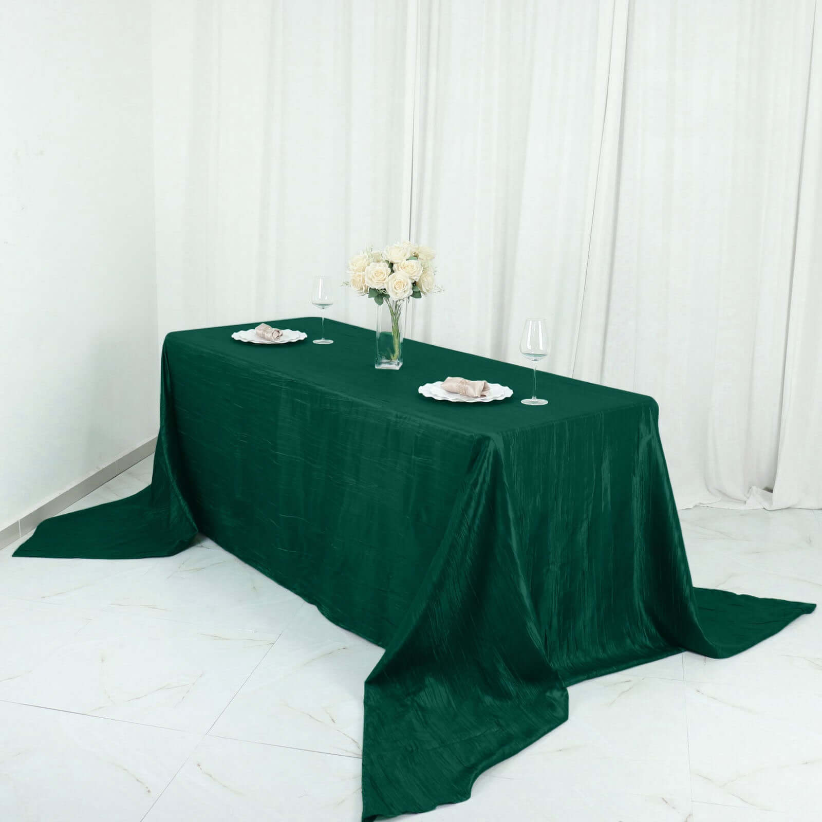 Exclusive Hunter Emerald Green Crinkle Taffeta Rectangle Tablecloth 90x156 - Ideal for Events