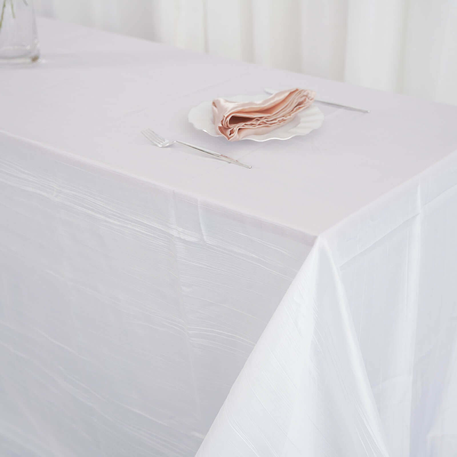 Stylish White Crinkle Taffeta Rectangle Tablecloth for Celebrations - 90x156