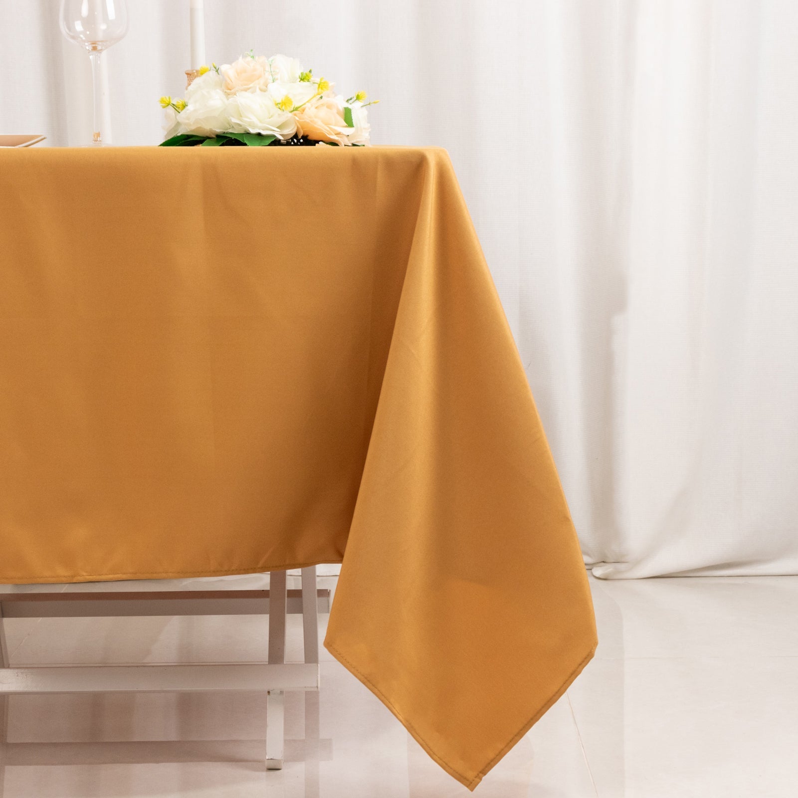Hot Sale! 220GSM Wrinkle-Resistant Gold 70x70 Premium Polyester Square Tablecloth for Stylish Gatherings