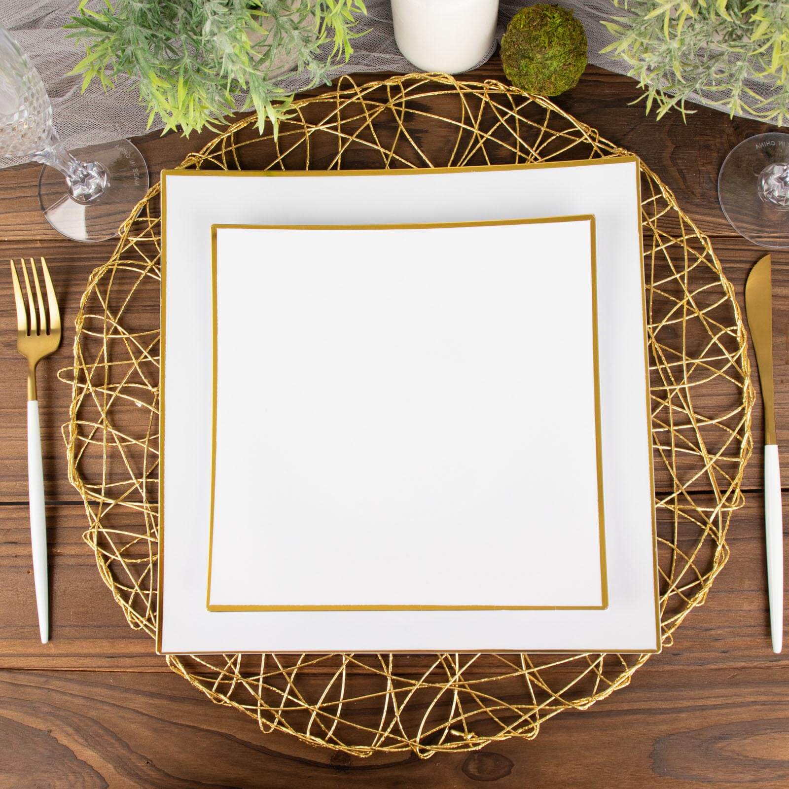 10-Piece White Concave Square Plastic Dinner Plates with Gold Rim - Disposable for Weddings & Special Events