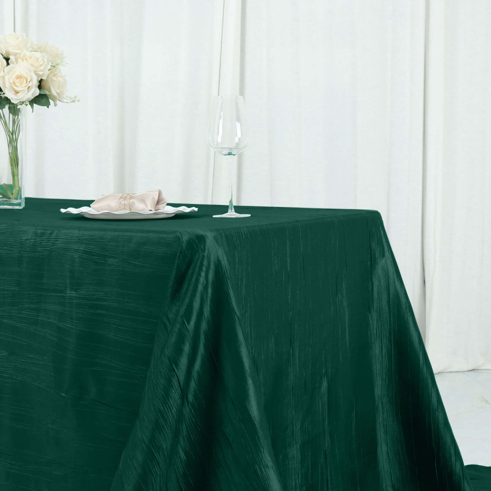 Exclusive Hunter Emerald Green Crinkle Taffeta Rectangle Tablecloth 90x156 - Ideal for Events