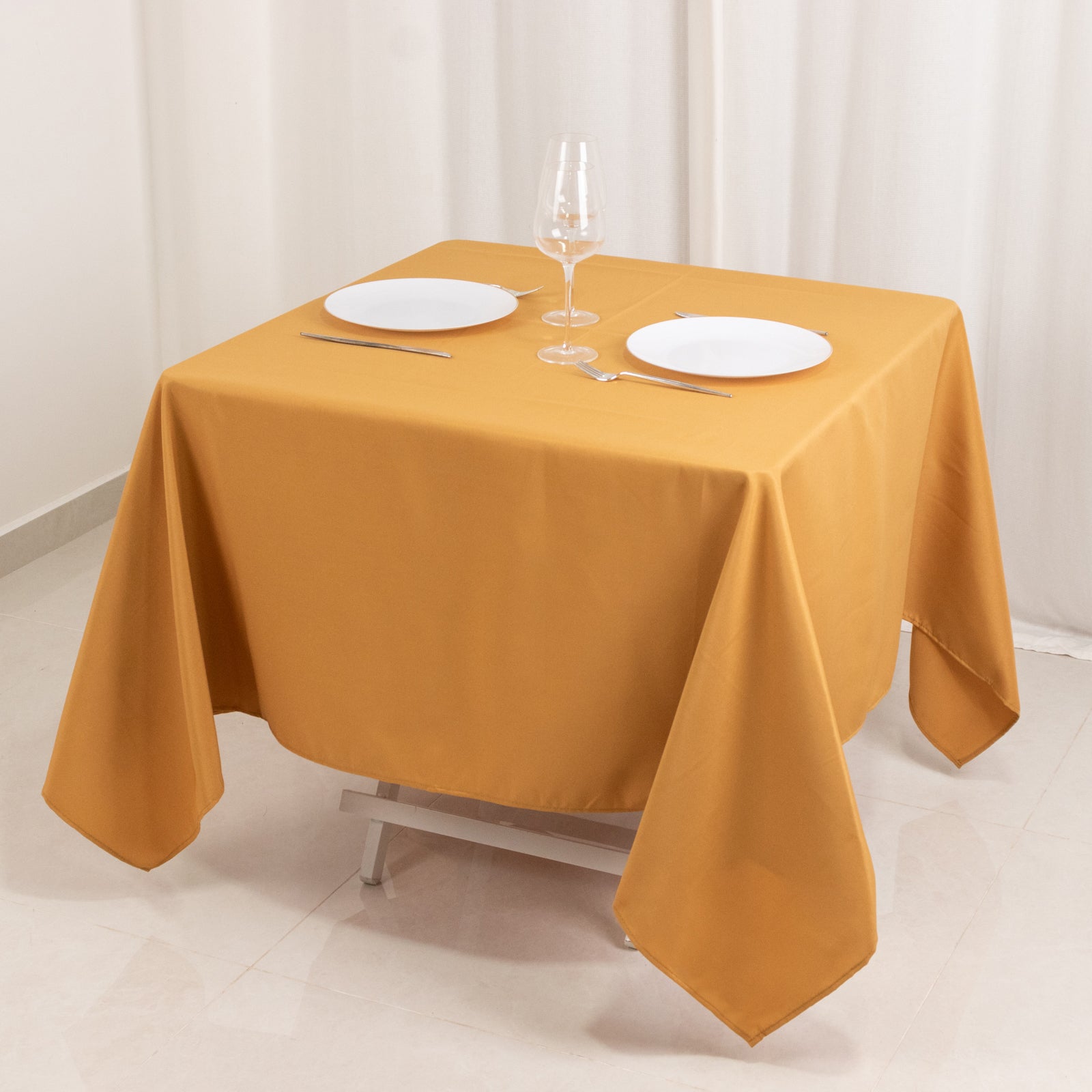 Hot Sale! 220GSM Wrinkle-Resistant Gold 70x70 Premium Polyester Square Tablecloth for Stylish Gatherings