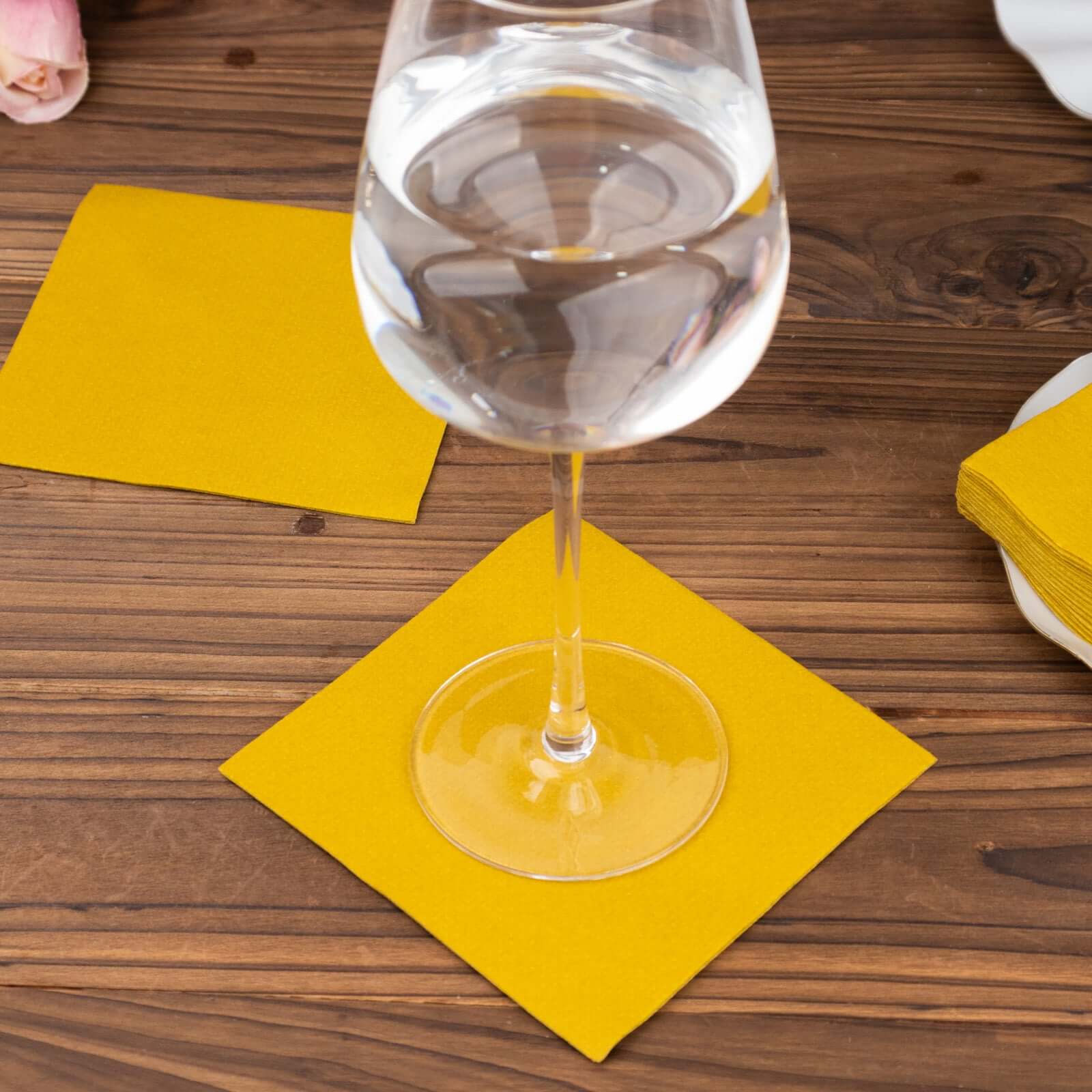 20-Piece Pack of 5x5 Gold Linen-Like Airlaid Beverage Napkins - Super Absorbent & Disposable