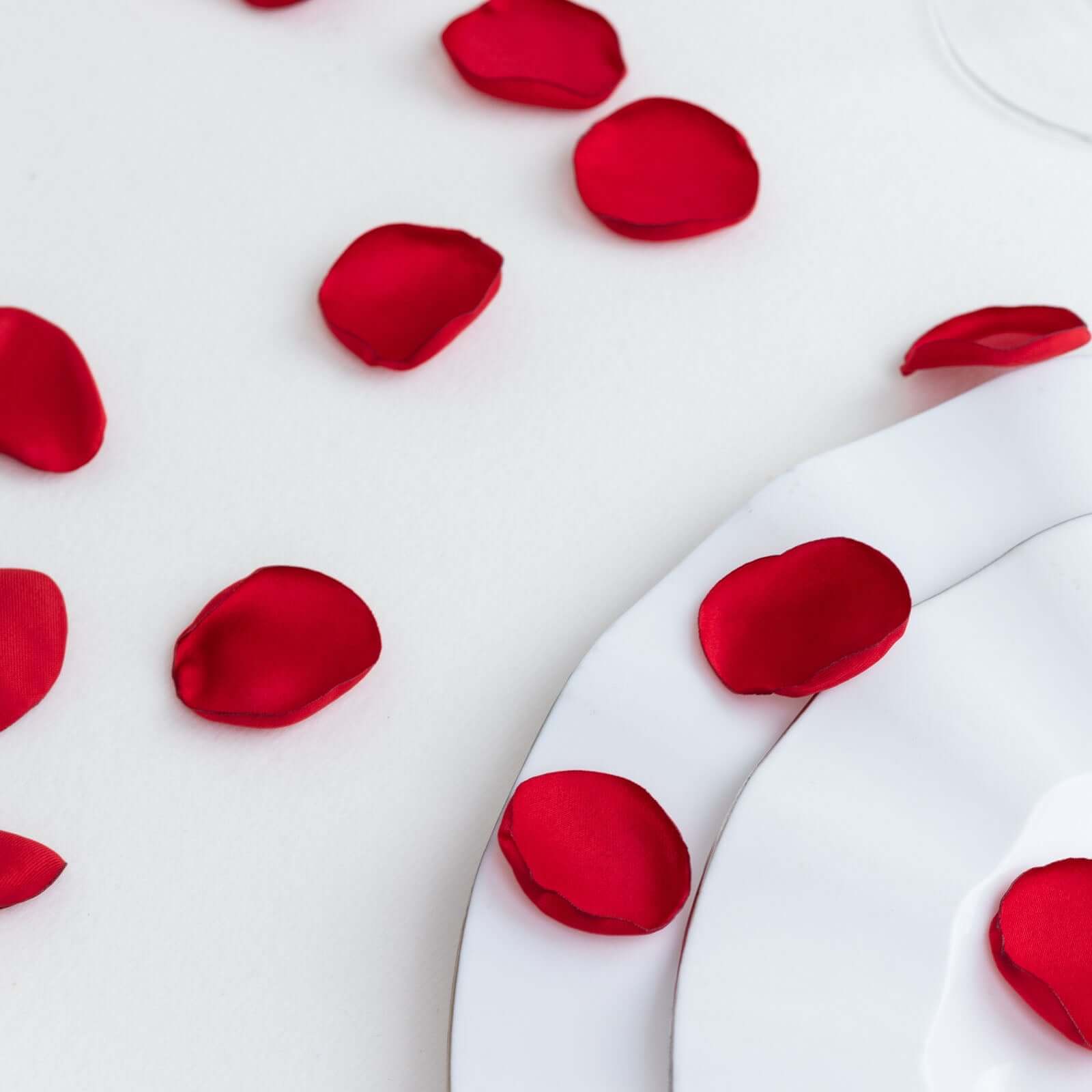 Hot! 400-Pack Red Matte Silk Round Rose Petal Confetti for Event Tables