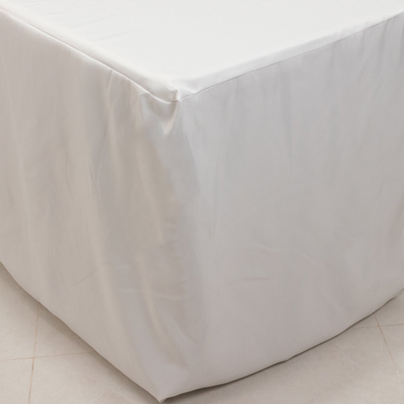 High - Quality 220GSM White Fitted 8ft Premium Polyester Rectangle Tablecloth for Events