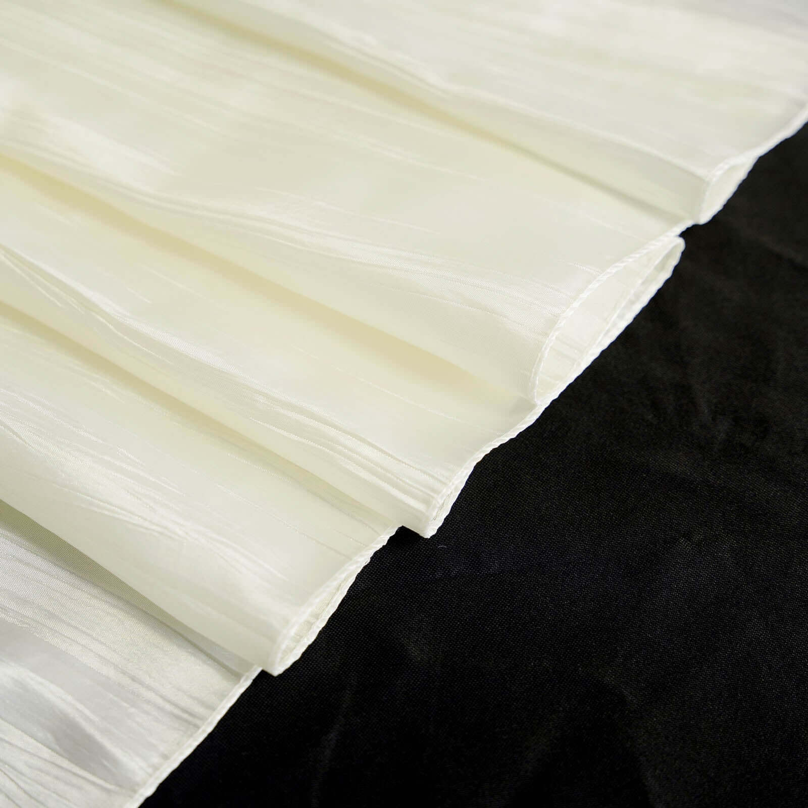 Ivory Seamless Accordion Crinkle Taffeta Rectangle Tablecloth 90x132 - Perfect for Events