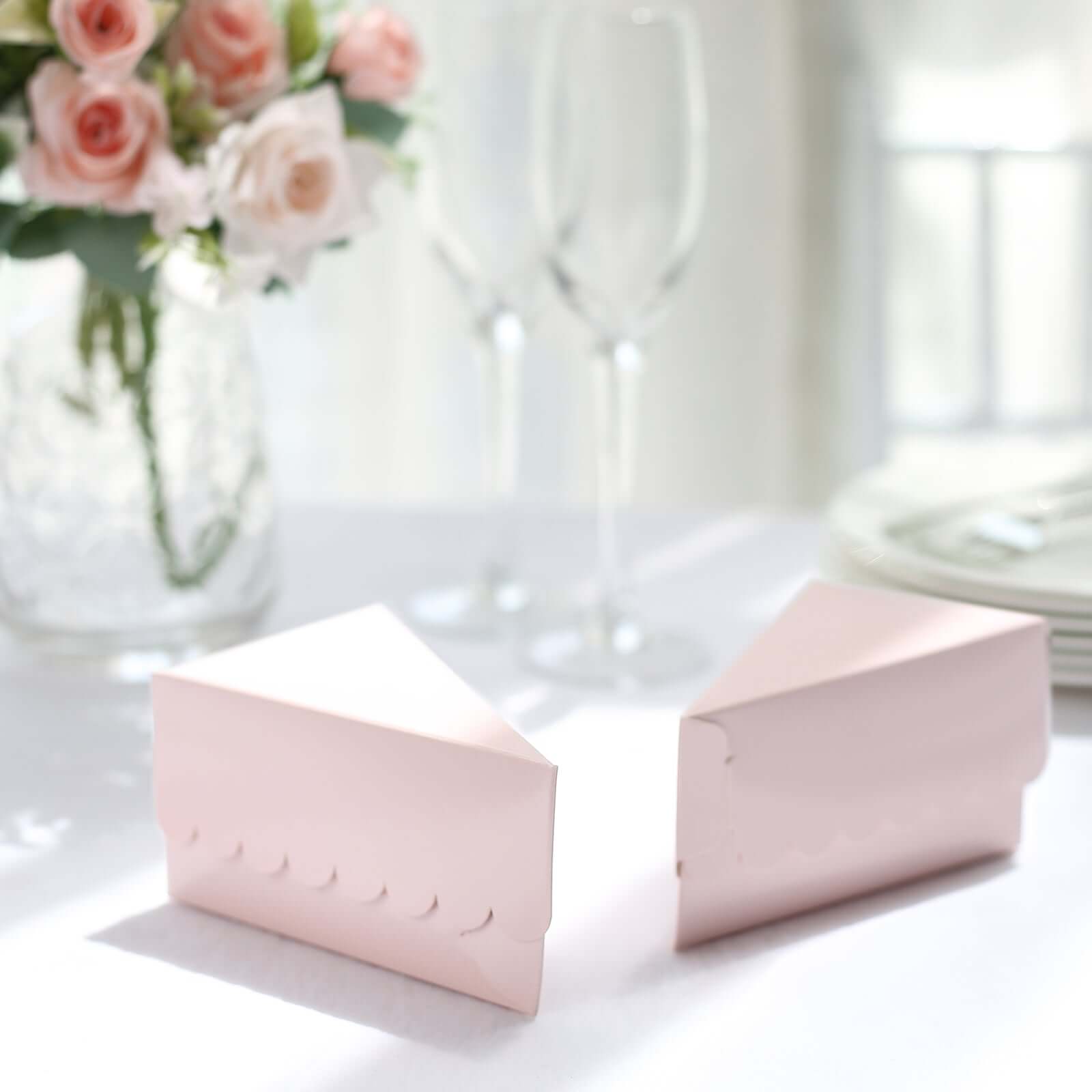 10-Pack Blush Cardstock Triangle Cake Slice Boxes with Scalloped Tops for Dessert Takeaways