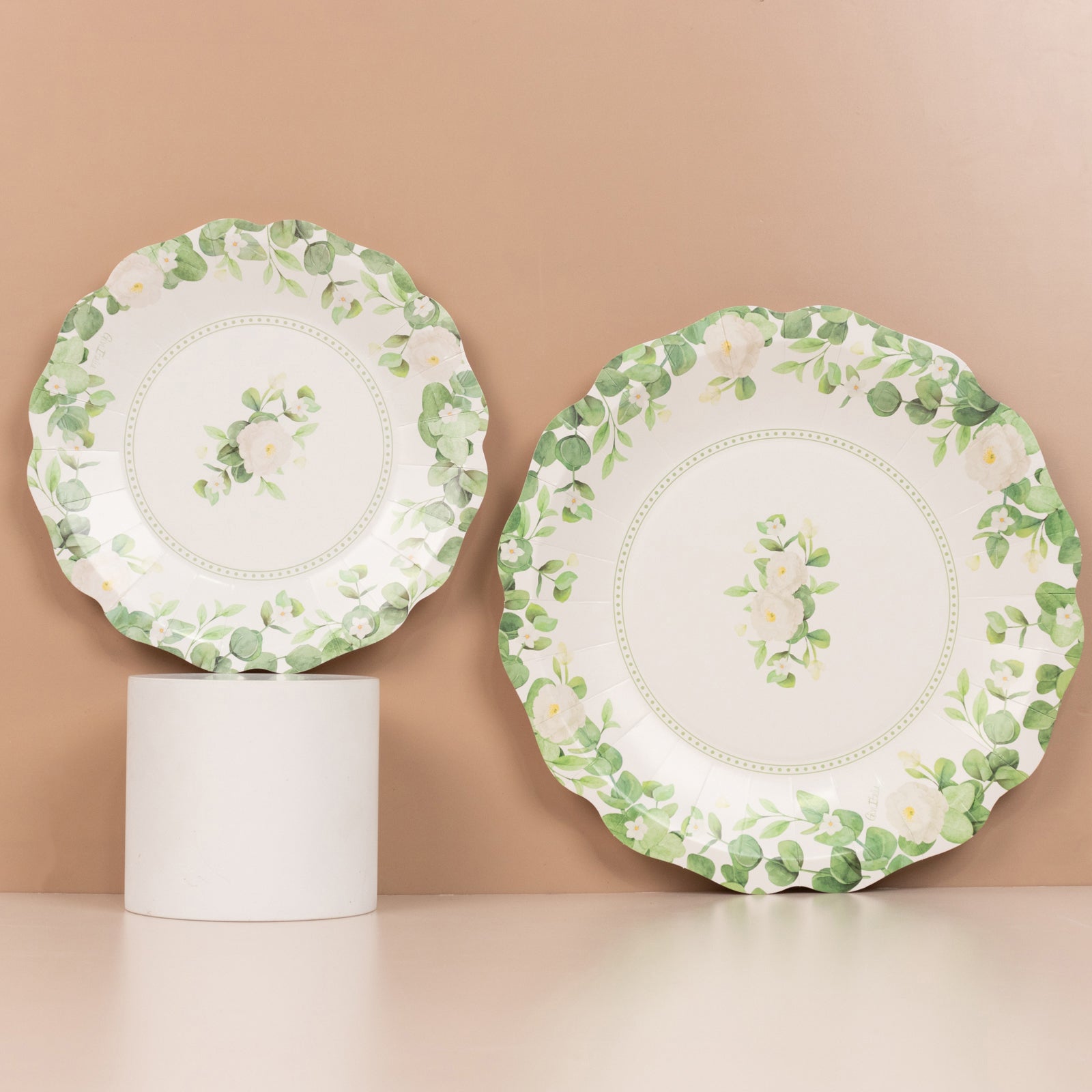 25-Pack 8-Inch White Paper Dessert Plates with Floral Greenery & Scalloped Edges - Ideal for Rustic Weddings and Garden Brunches