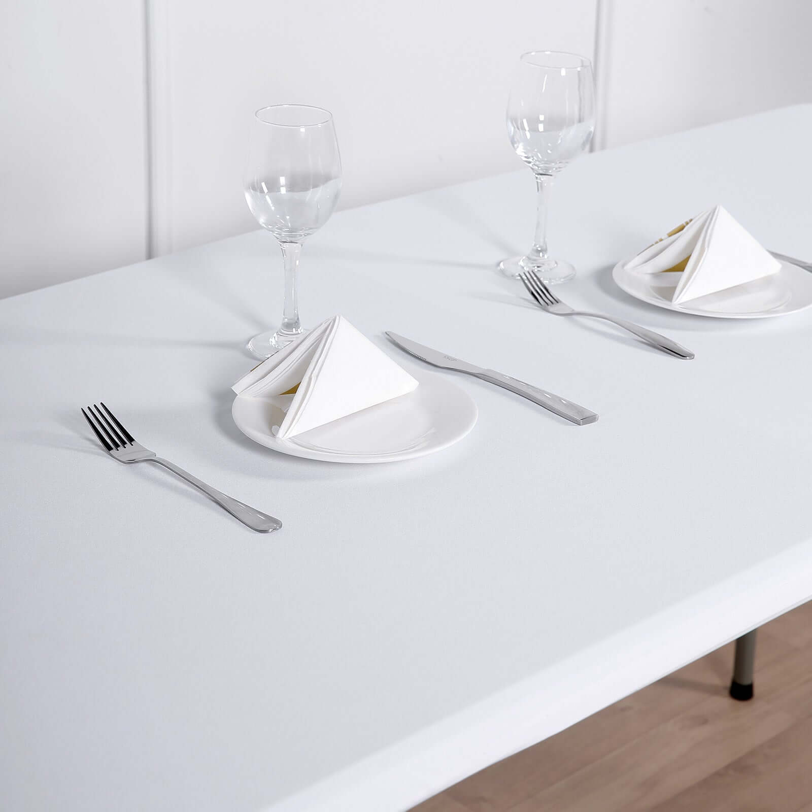 White Stretchy & Wrinkle-Free Spandex Table Topper for 8-Foot Tables