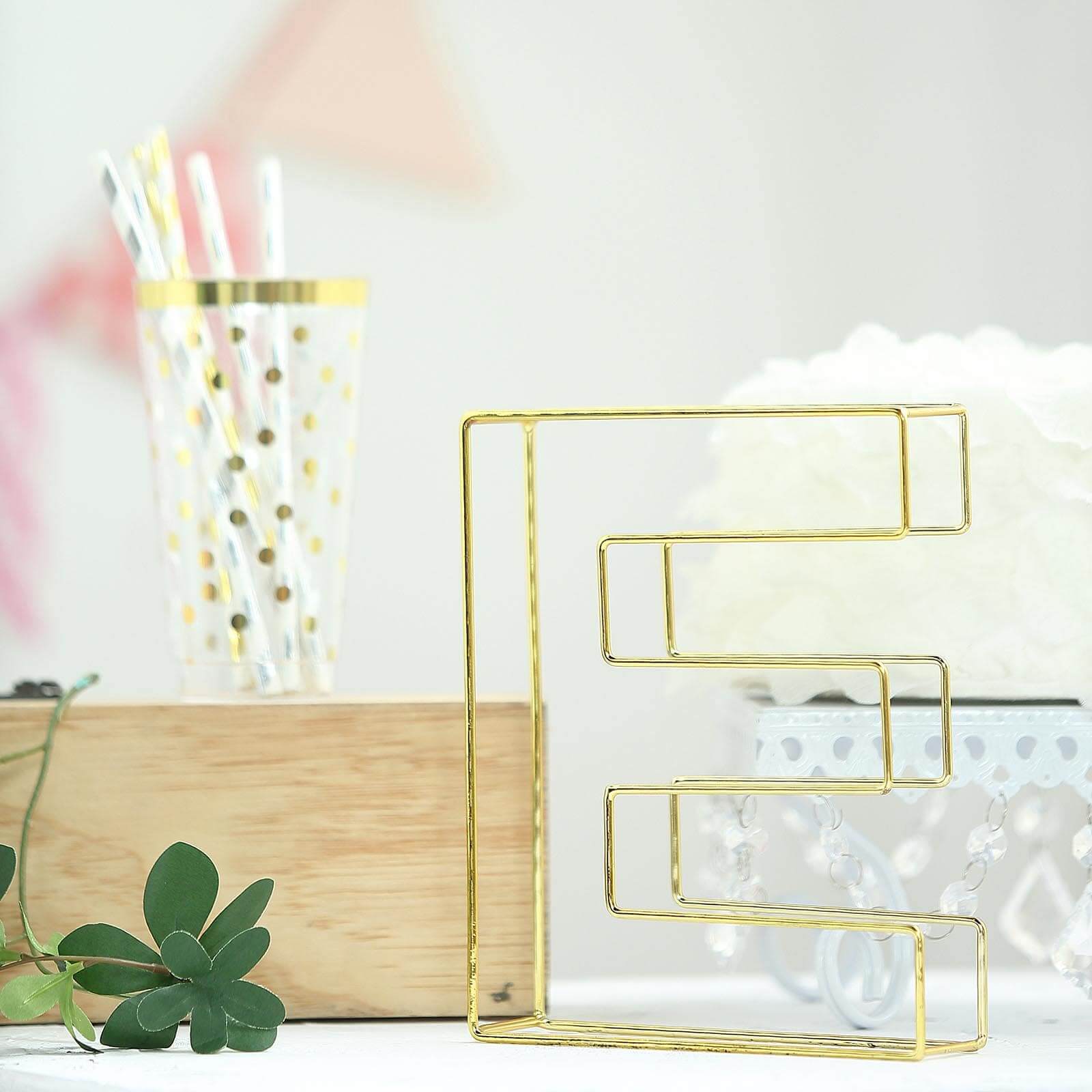 Hot Sale! 8-Foot Gold Freestanding 3D Decorative Metal Wire Letter 'E' for Wedding Centerpieces