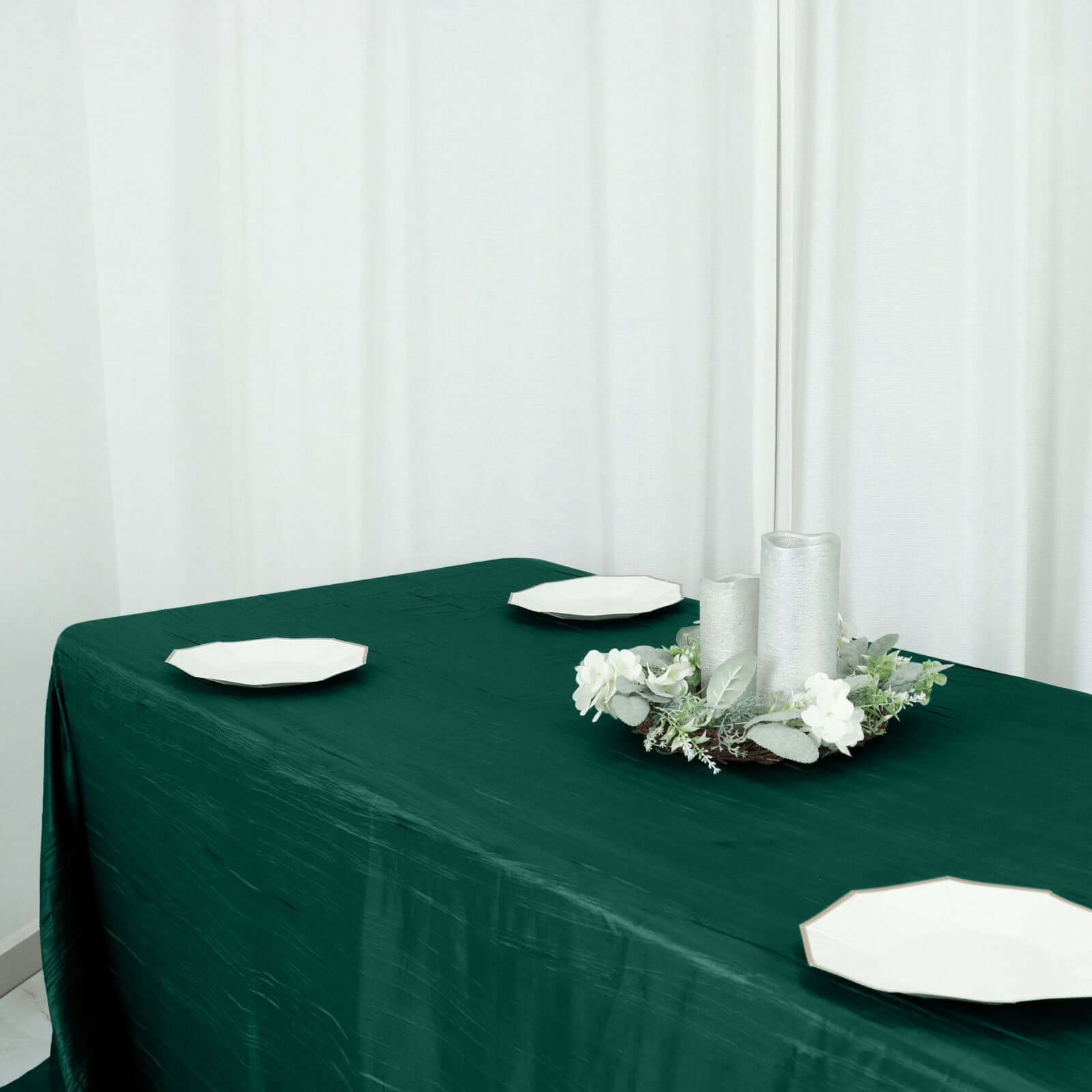 Exclusive Hunter Emerald Green Crinkle Taffeta Rectangle Tablecloth 90x156 - Ideal for Events
